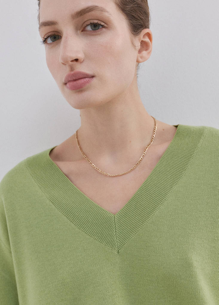 V-neck knit sweater — Green