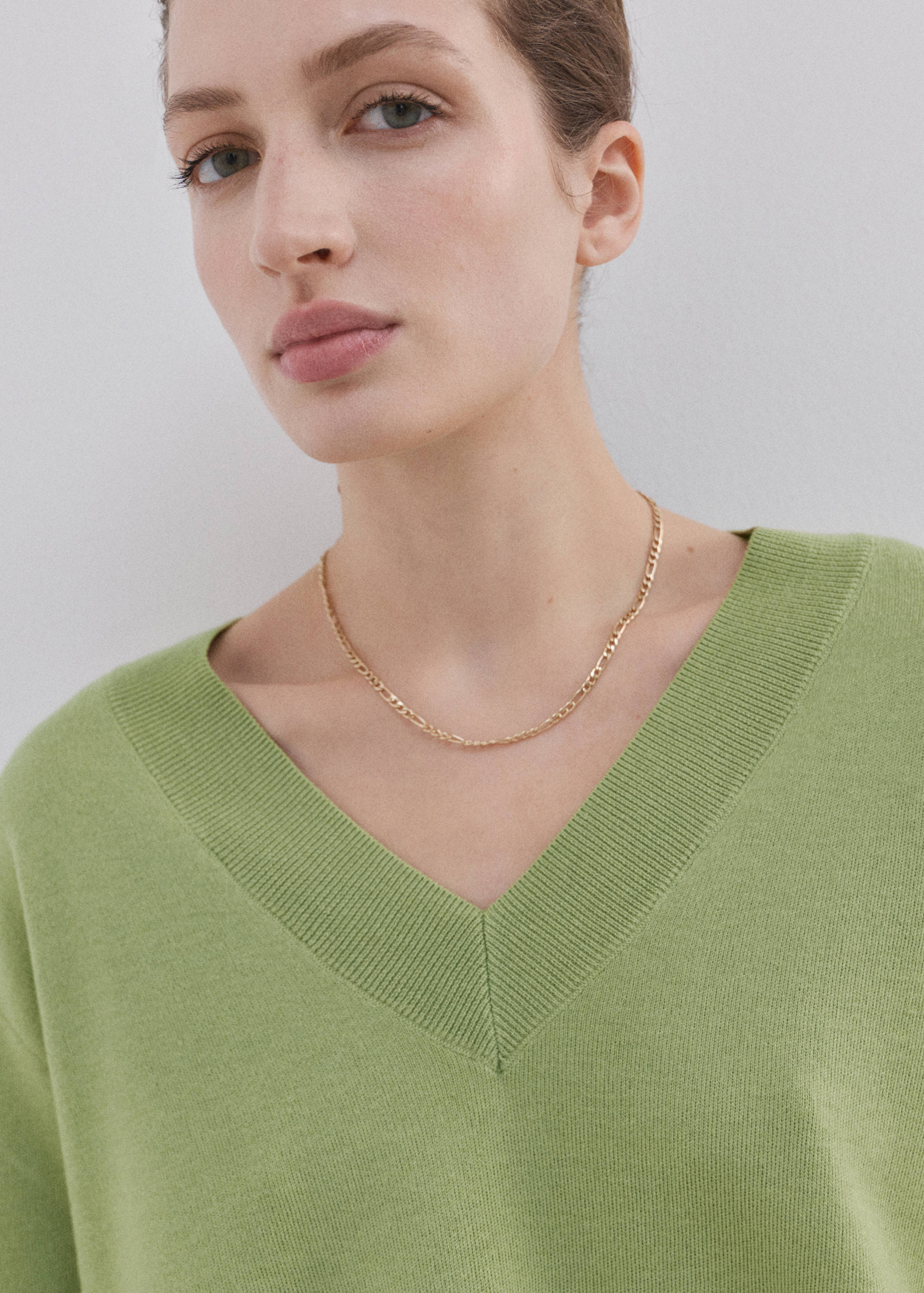 V-neck knit sweater - Details of the article 6