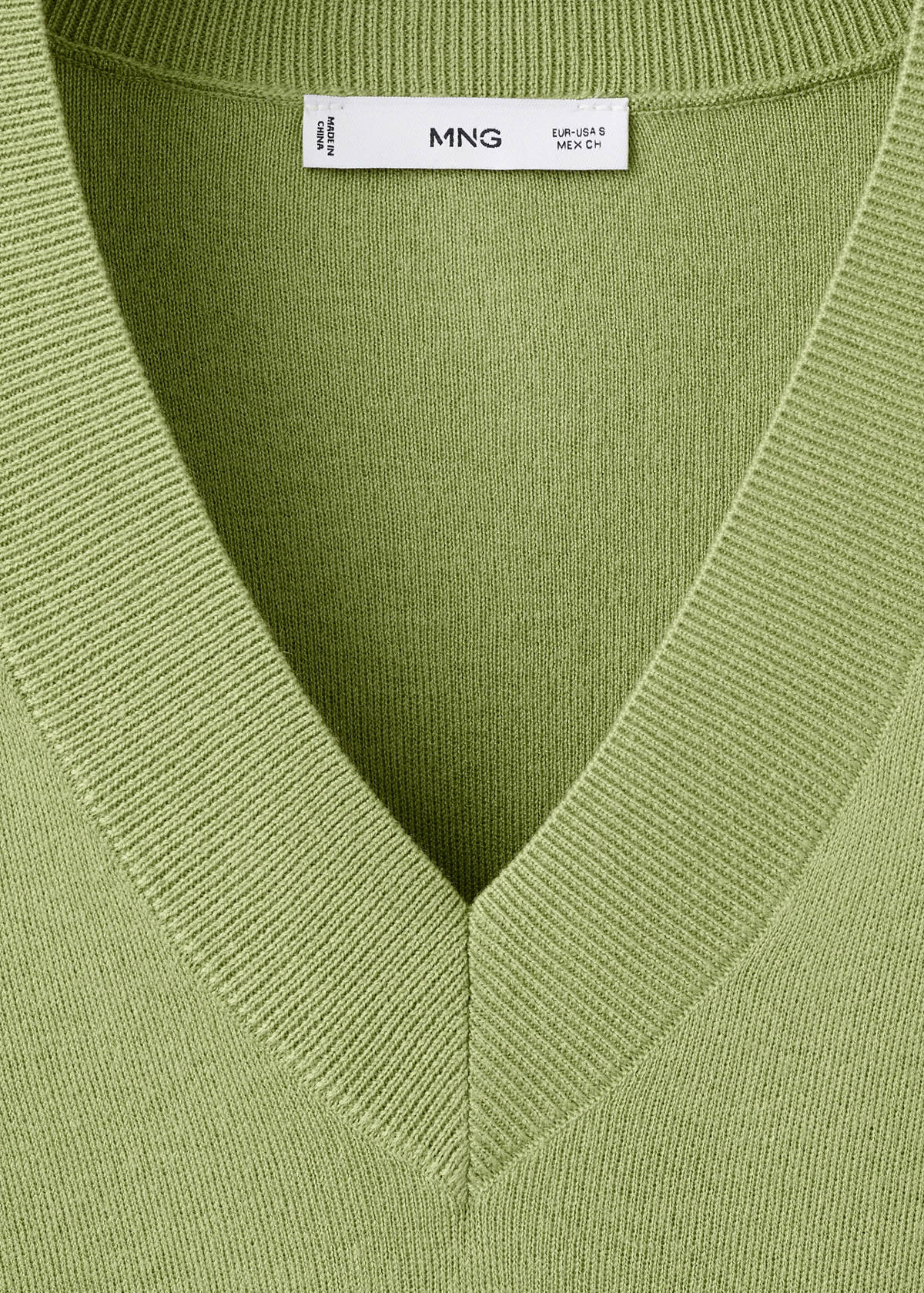 V-neck knit sweater — Green