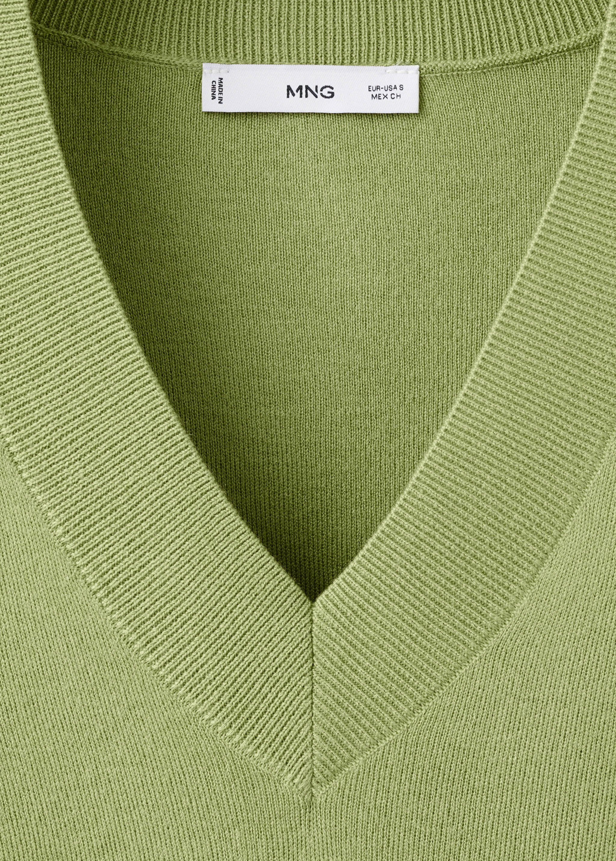 V-neck knit sweater - Details of the article 8