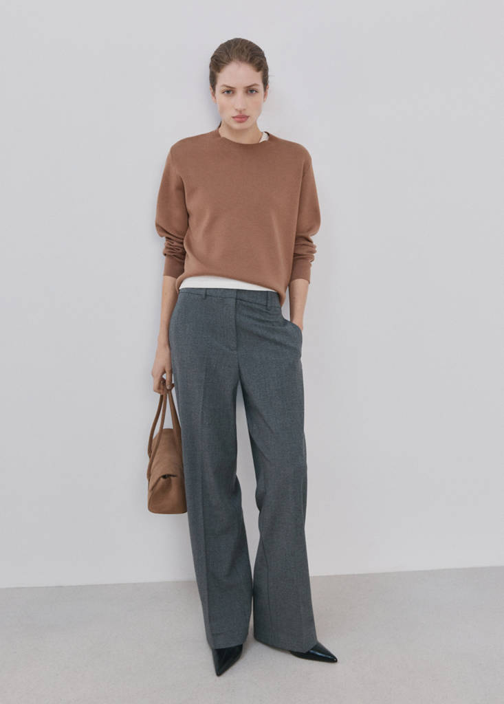 Round-neck knitted sweater — Medium Brown