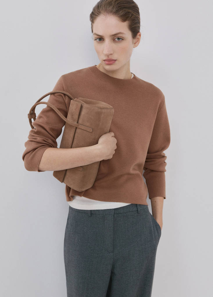 Round-neck knitted sweater — Medium Brown