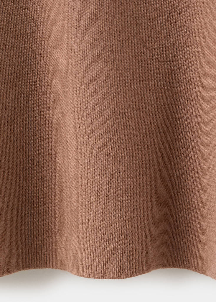 Round-neck knitted sweater — Medium Brown
