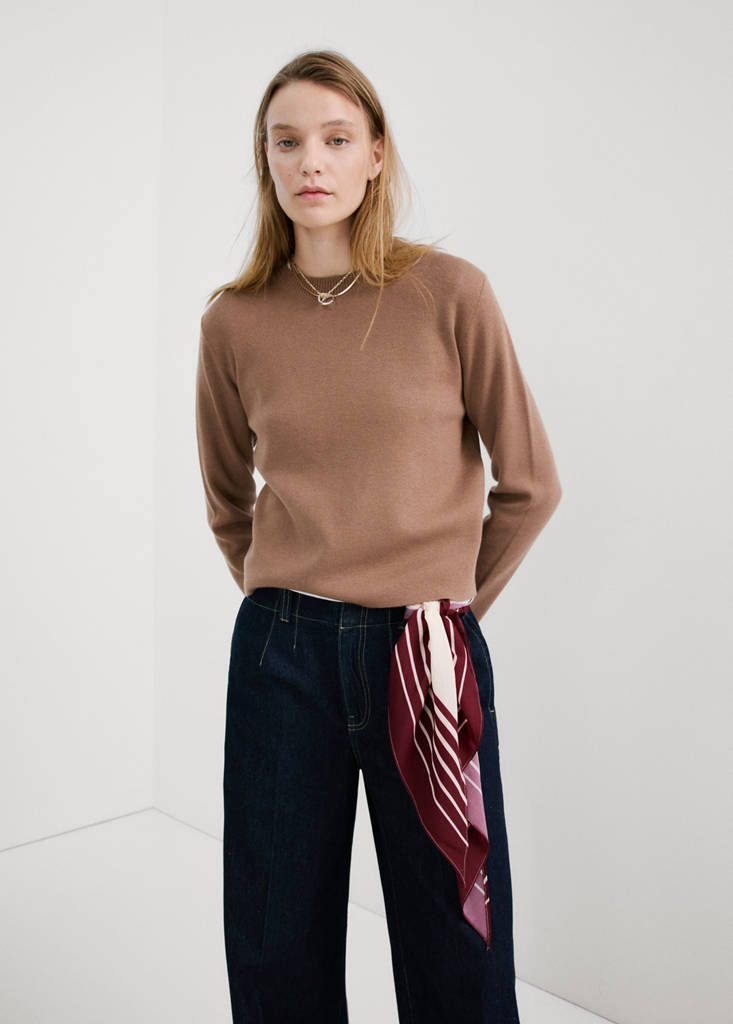 Round-neck knitted sweater — Medium Brown