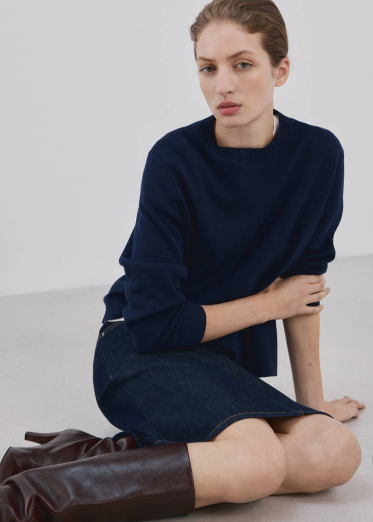 Round-neck knitted sweater — Dark Navy