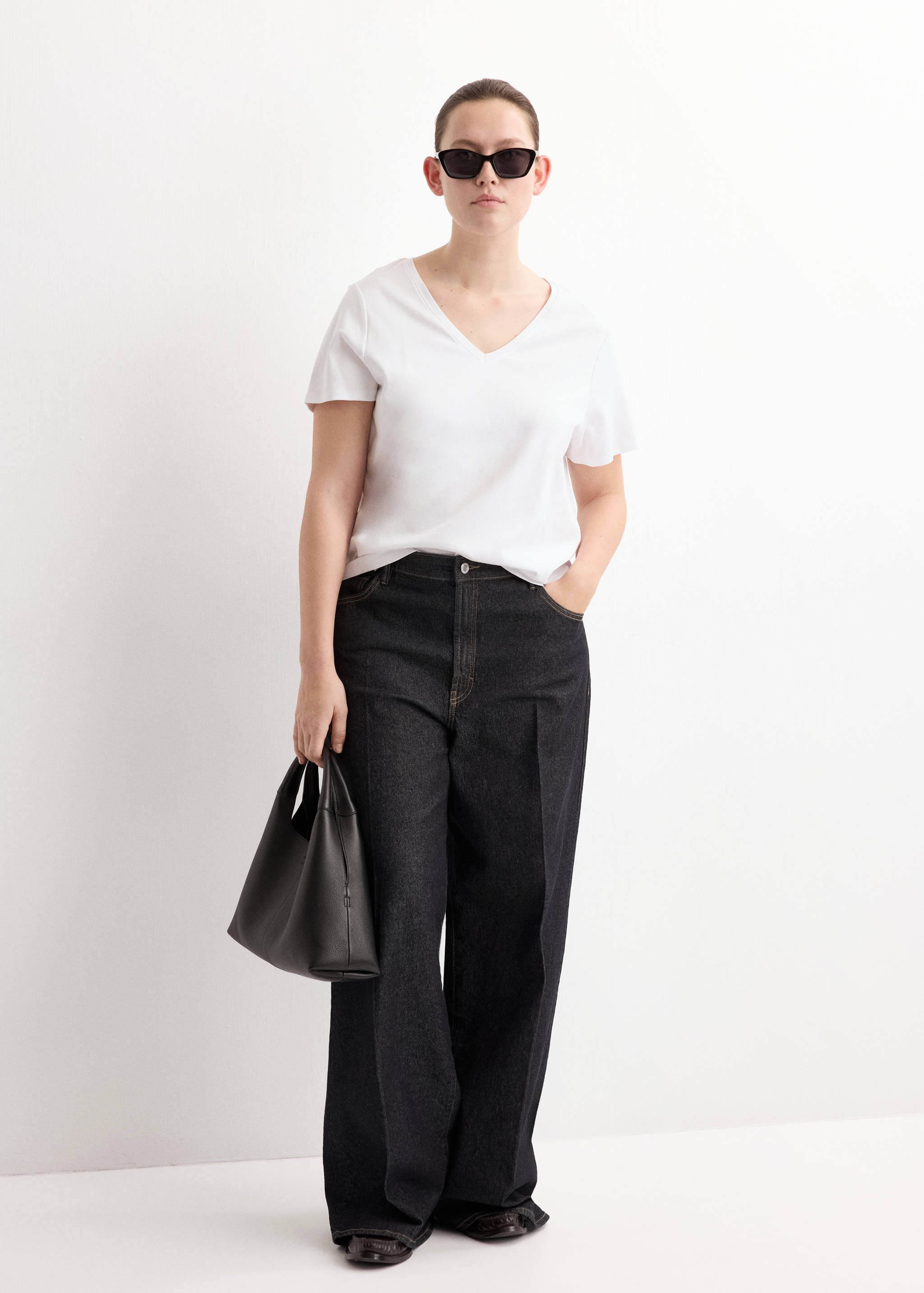 T-shirt coton col en V - Détail de l'article 3