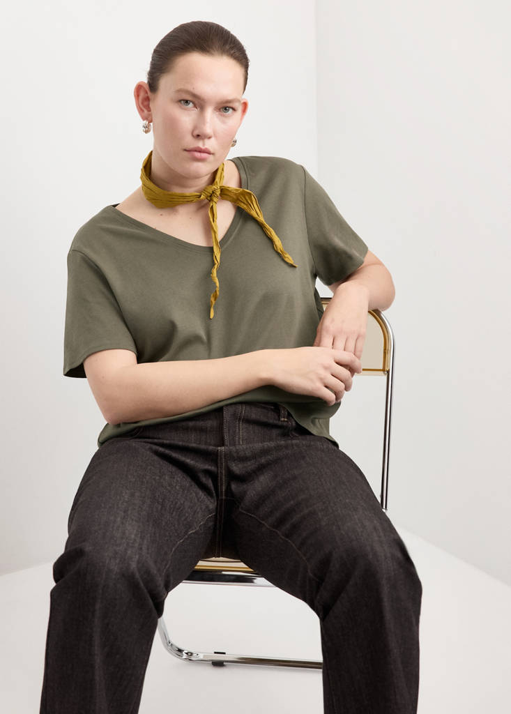 V-neck cotton T-shirt — Khaki