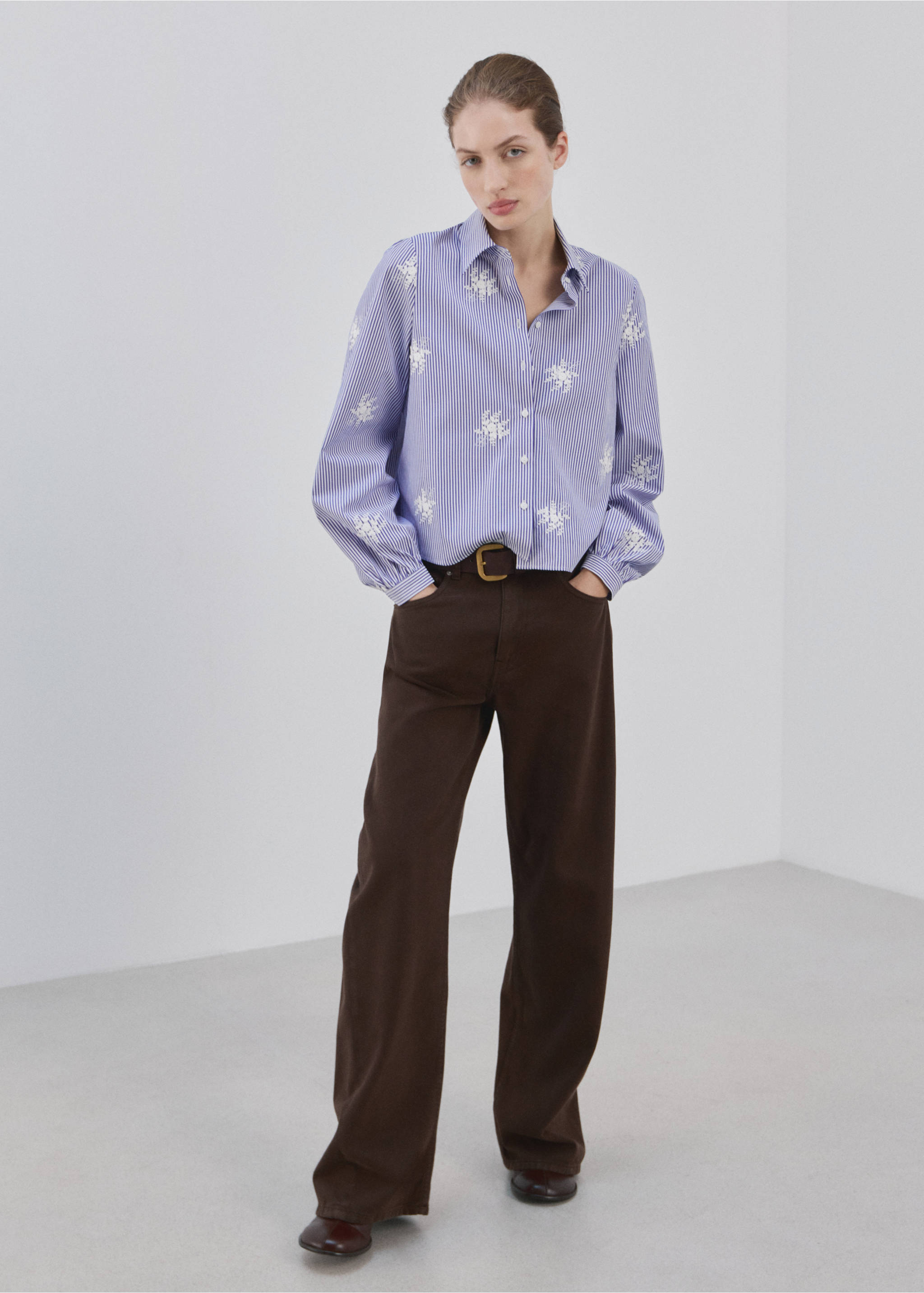 Рубашка в полоску с вышивкой - Общий план, Небесно-голубой. Ref: 27024093-00.