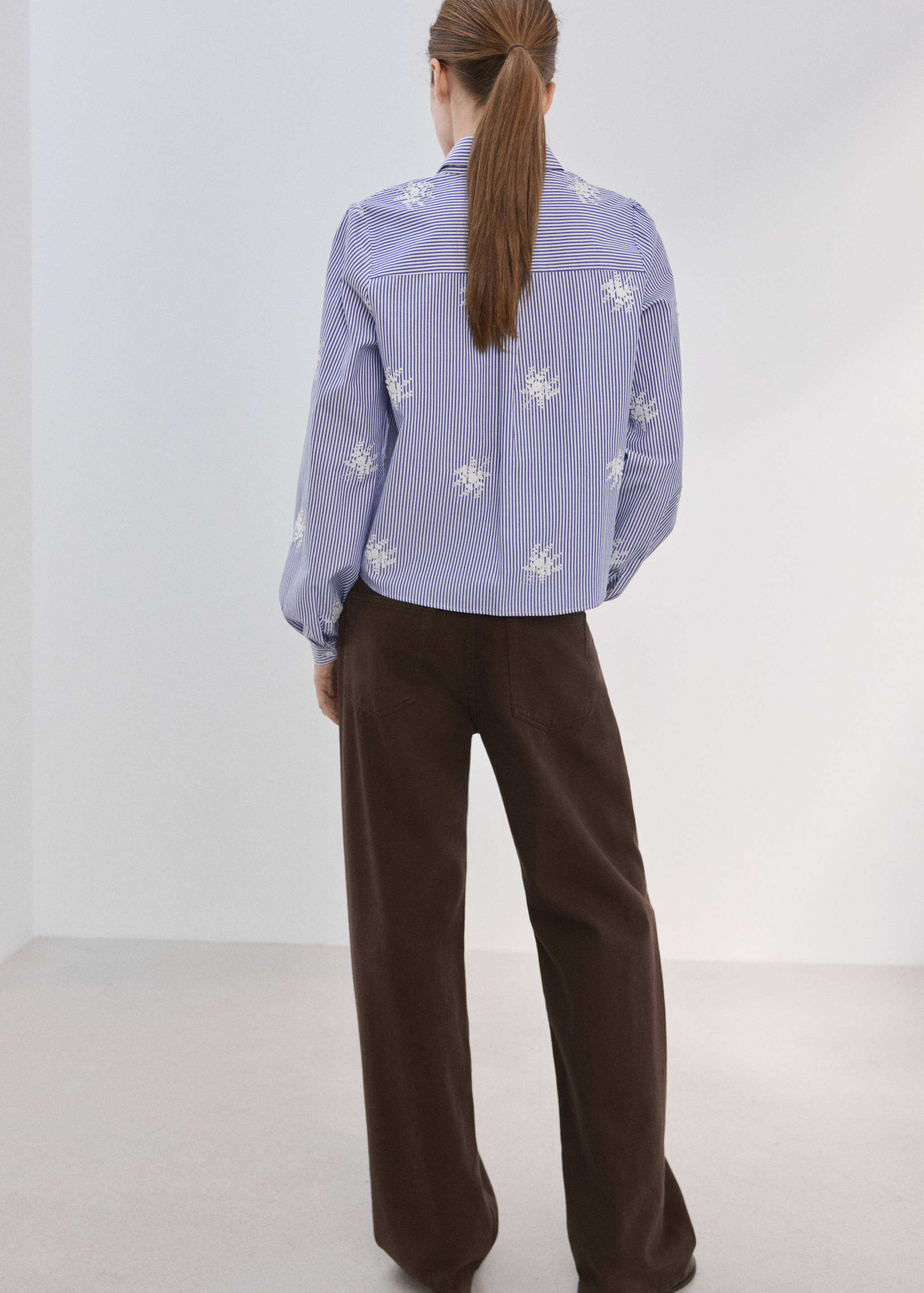 Embroidery striped shirt - Reverse of the article