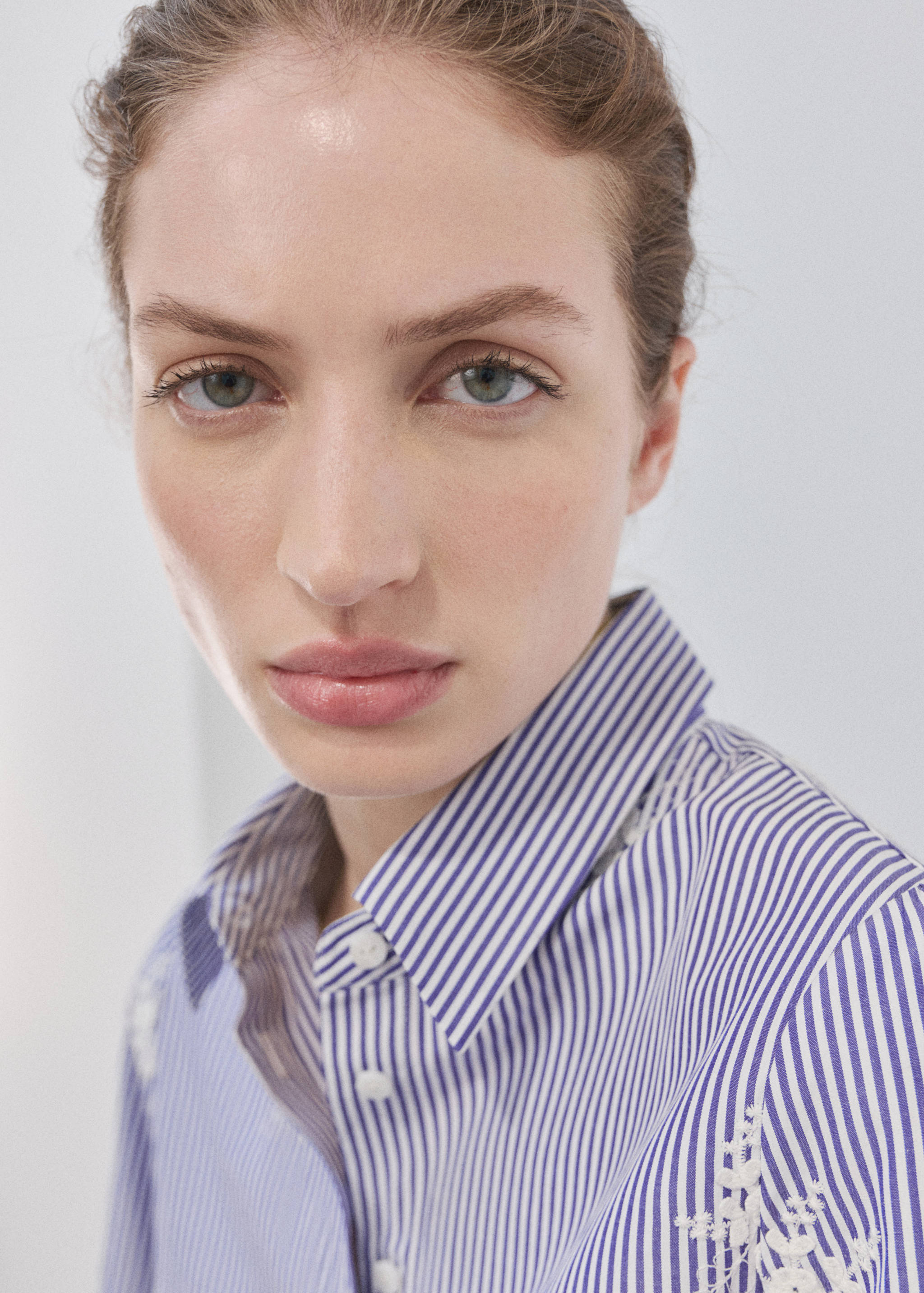 Embroidery striped shirt - Details of the article 1