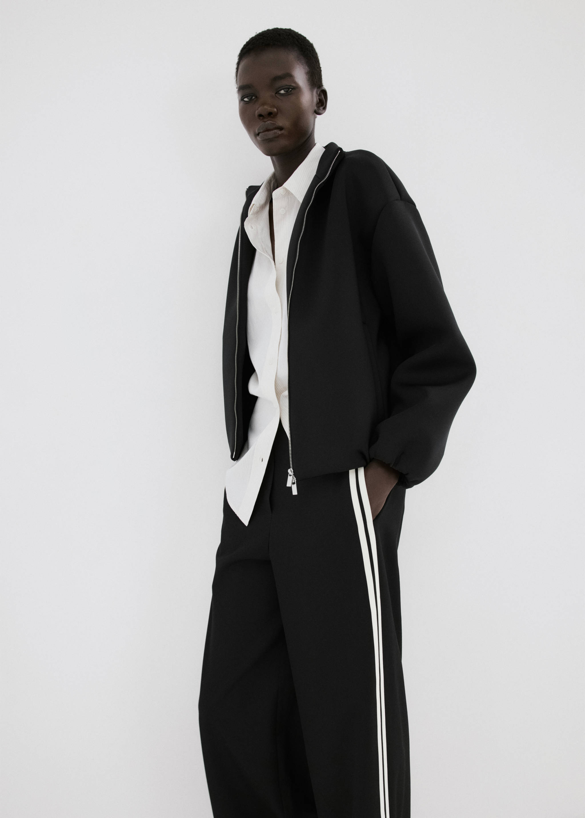 Pantalón combinado rayas - Plano medio