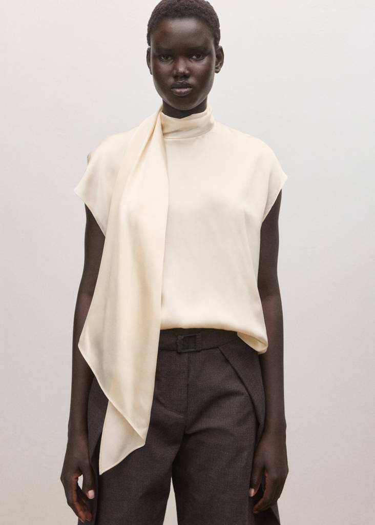 100% silk blouse with foulard collar