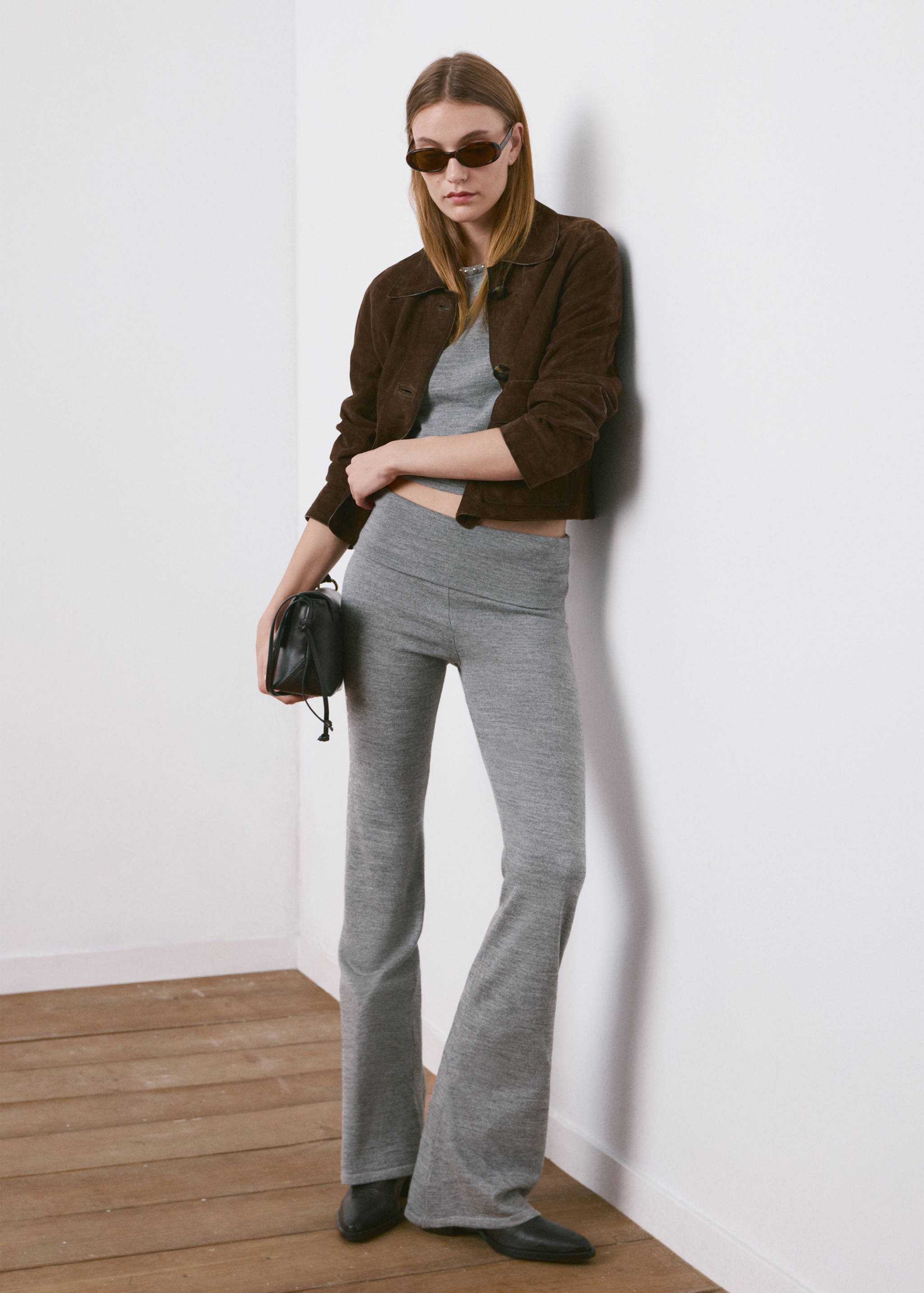 Studded knitted sweater - General plane