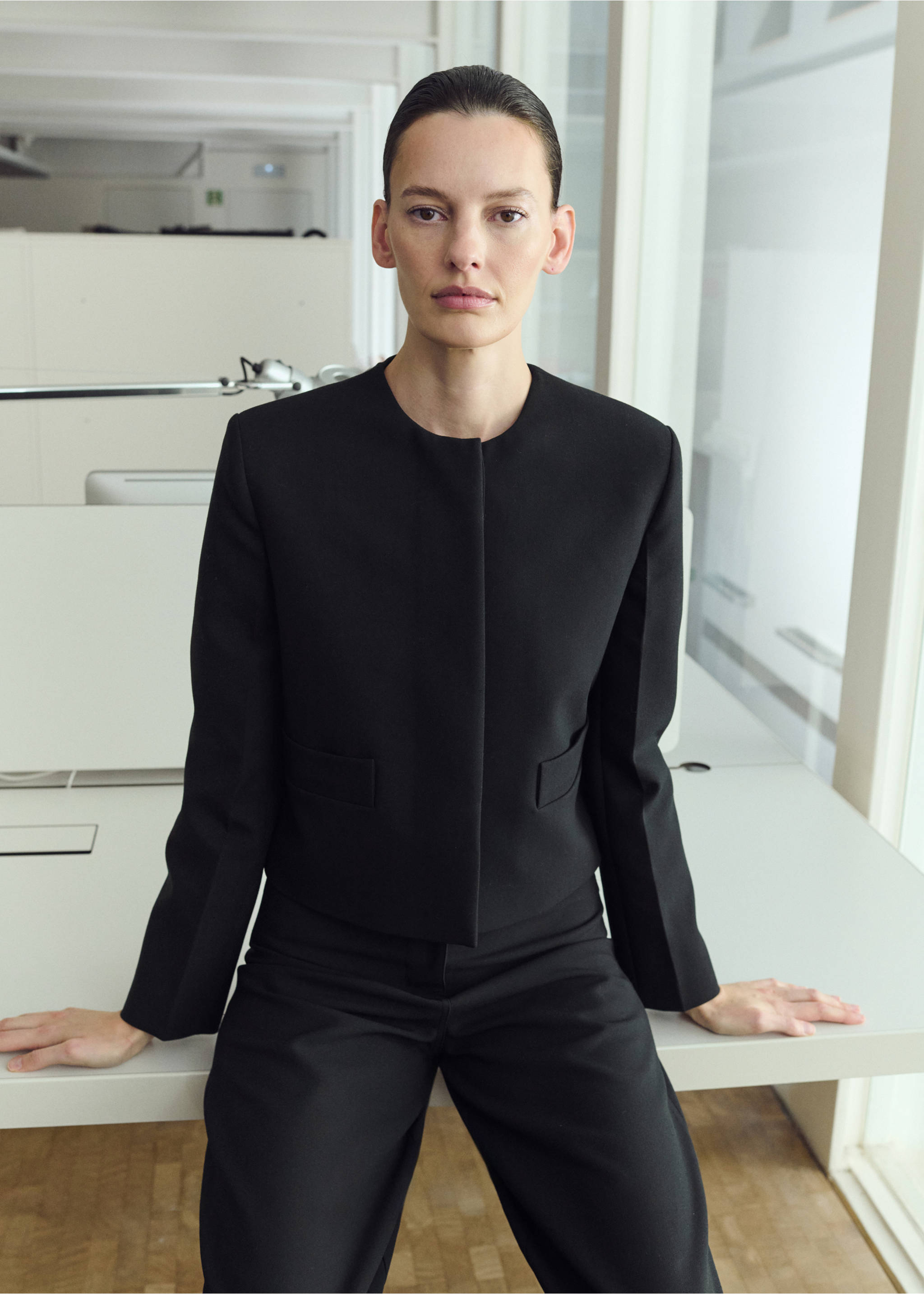 Crop suit blazer - Medium plane, Black. Ref: 27024102-00.