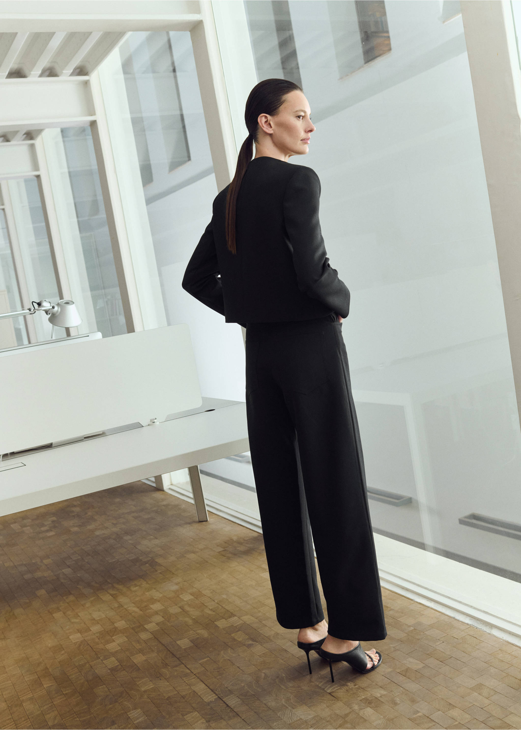 Crop suit blazer - Reverse of the article, Black. Ref: 27024102-00.