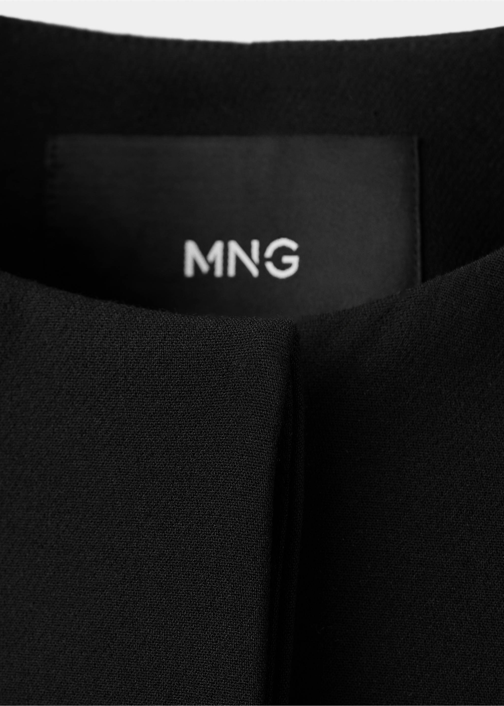 Crop suit blazer - Details of the article 8, Black. Ref: 27024102-00.