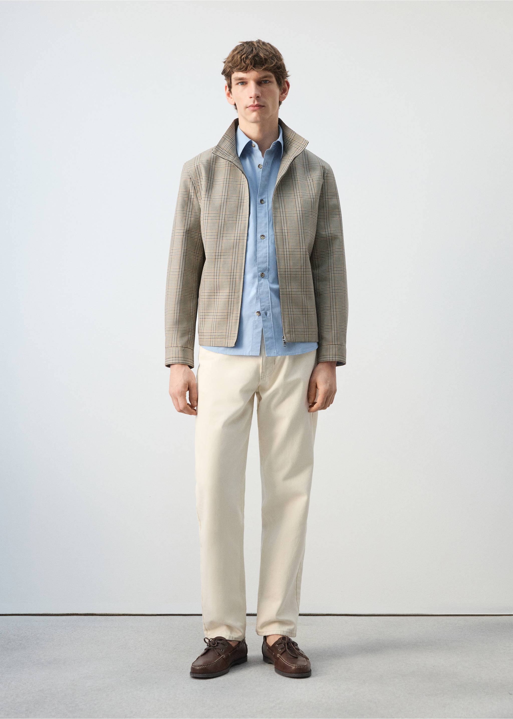 Chaqueta Príncipe de Gales cuello chimenea - Plano general, Gris. Ref: 27024410-00.