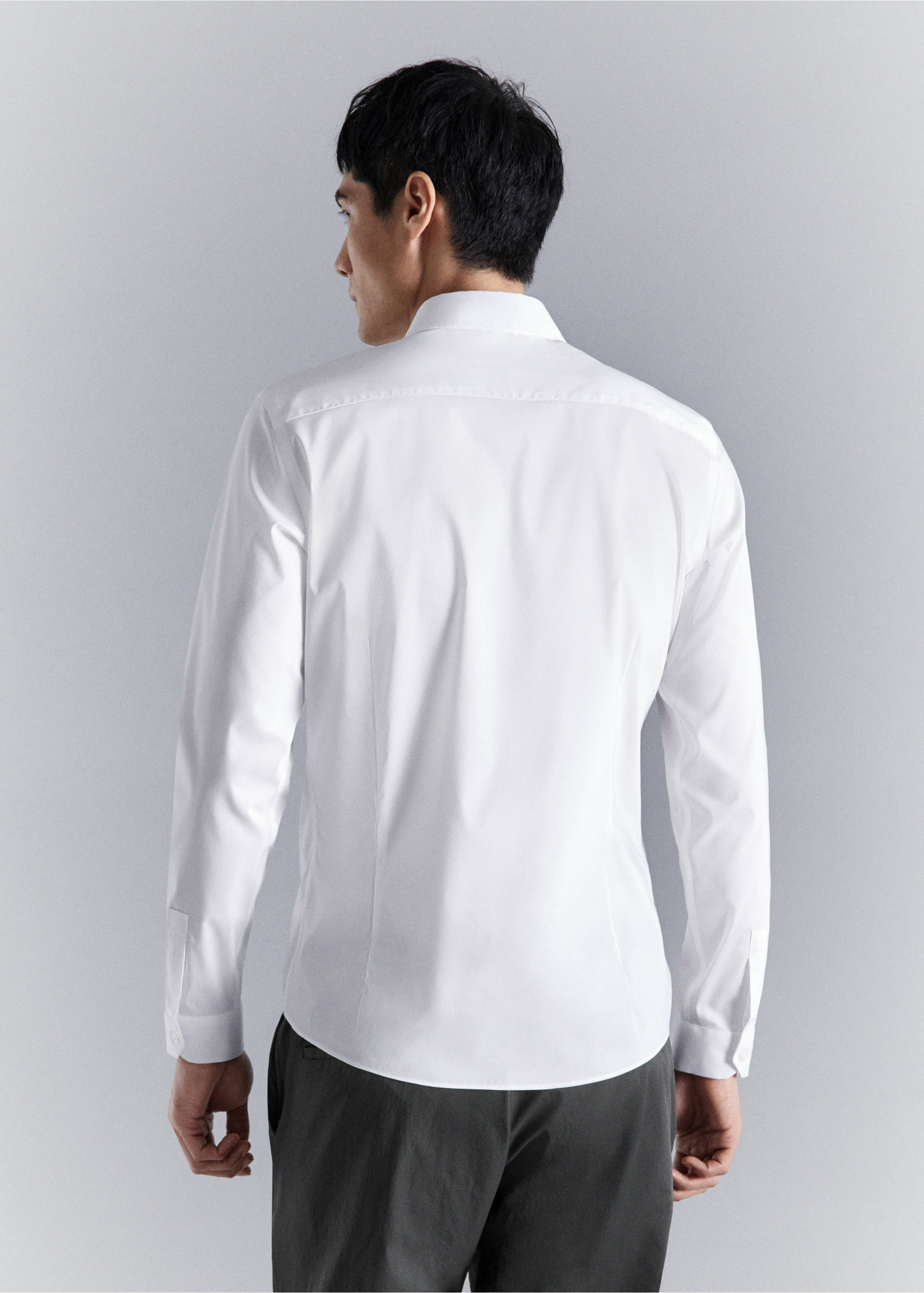Camisa algodón comfort stretch non-iron - Reverso del artículo, Blanco. Ref: 27024424-00.