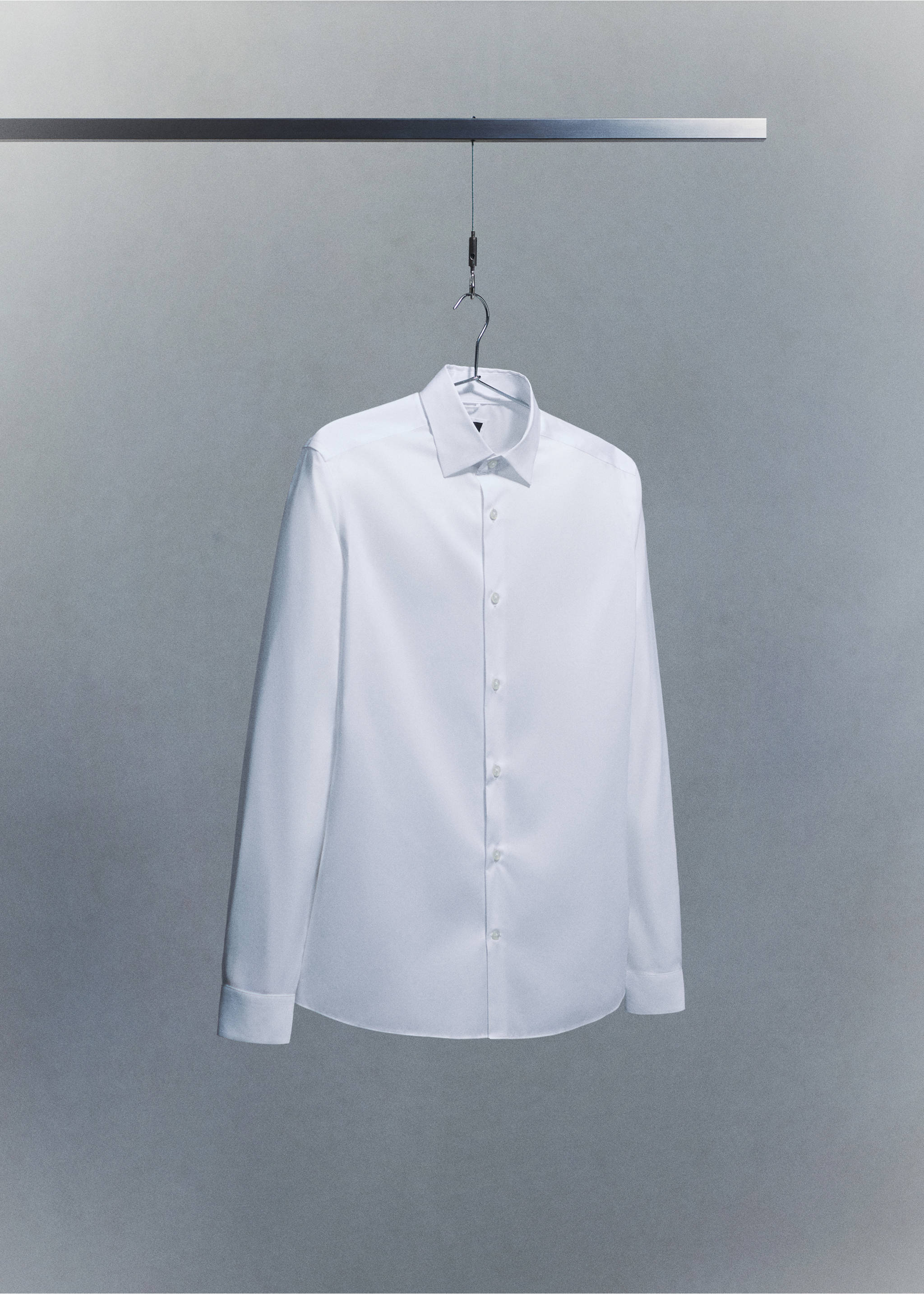 Camisa algodón comfort stretch non-iron - Detalle del artículo 9, Blanco. Ref: 27024424-00.