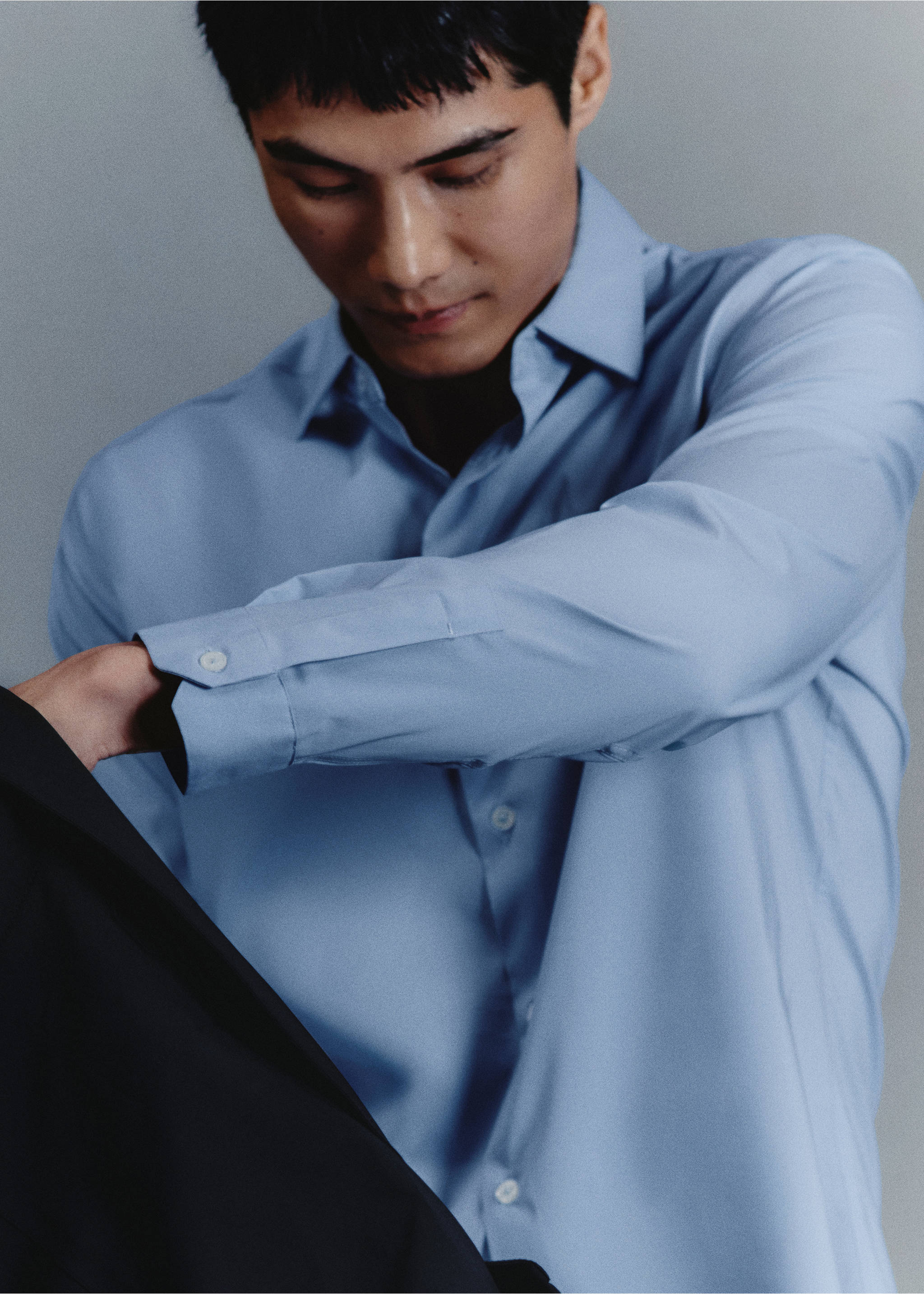 Comfort stretch non-iron cotton shirt - Details of the article 3, China Blue. Ref: 27024424-00.