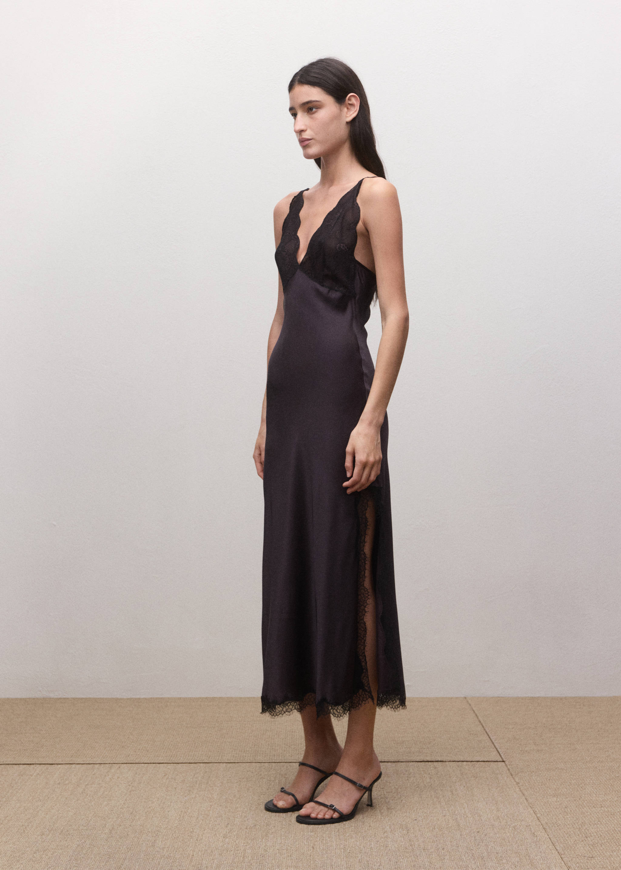 Sandal 100% läder med remmar och spännen - Allmän bild