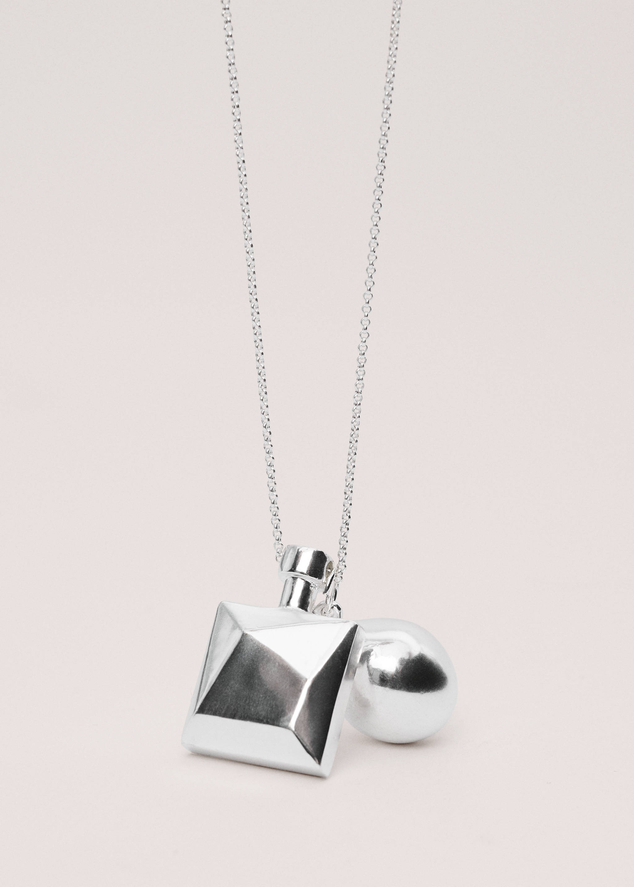 طوق بزخارف هندسية متكاملة - رؤية وسط