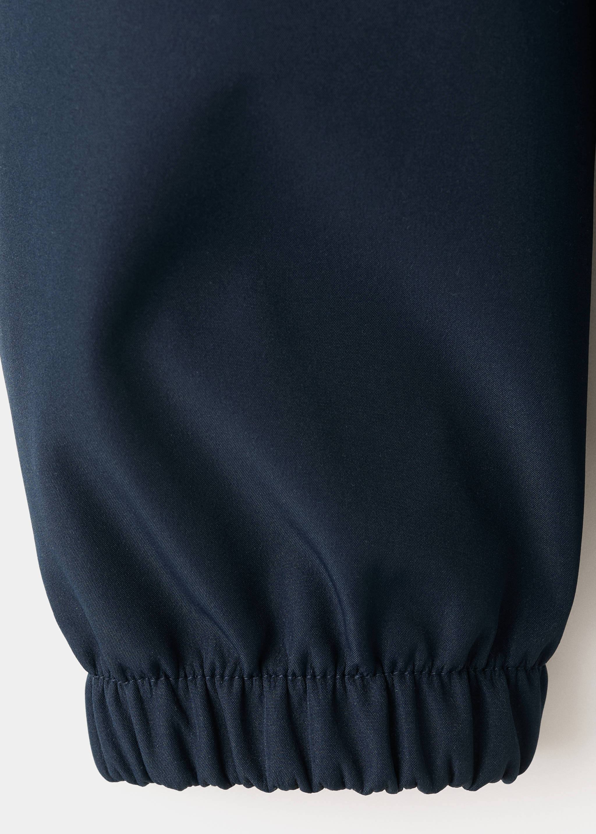 Chaqueta impermeable capucha - Detalle del artículo 0