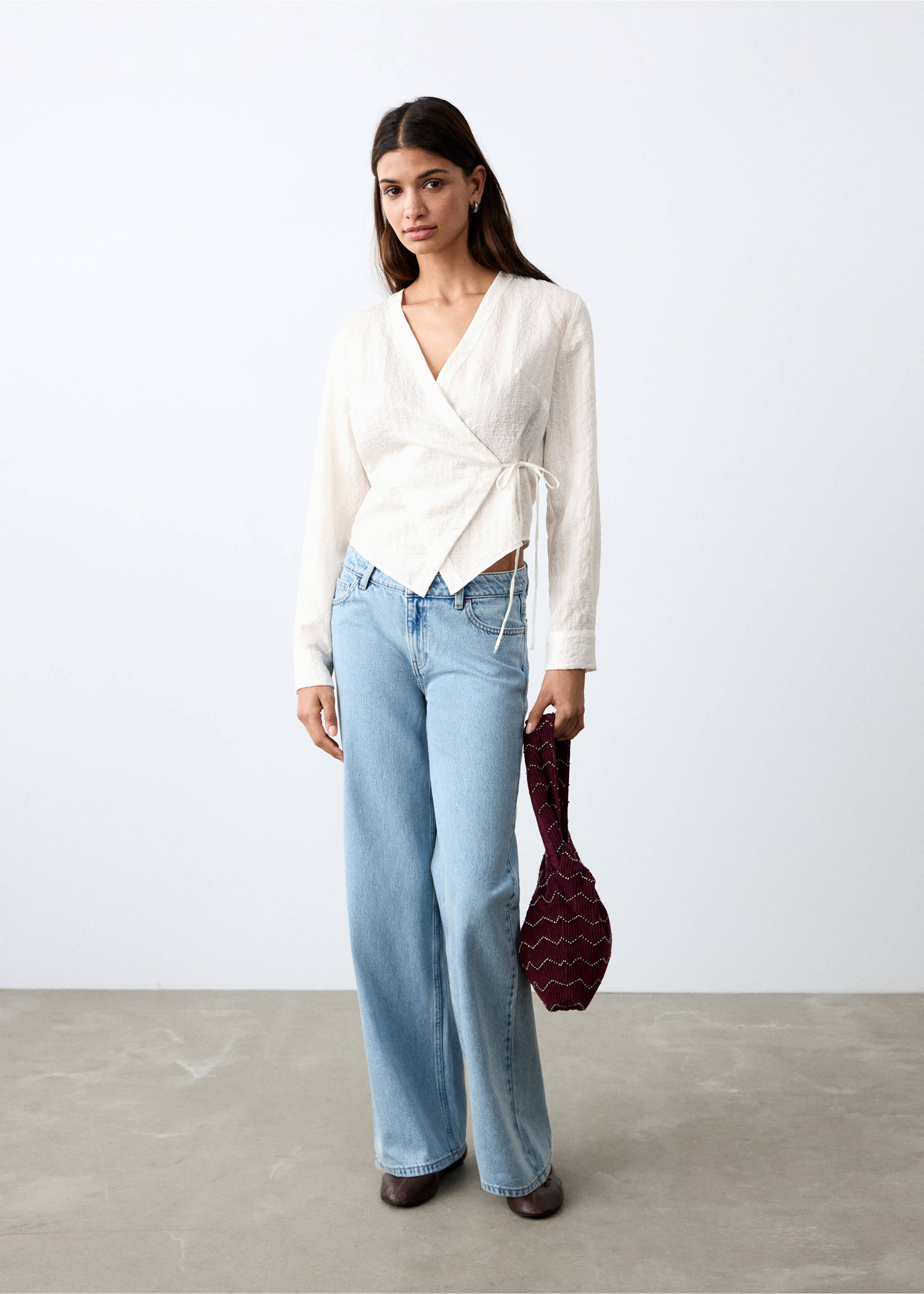 Μπλούζα κρουαζέ φιόγκος - Γενικό πλάνο, Υπόλευκο. Ref: 27024773-00.