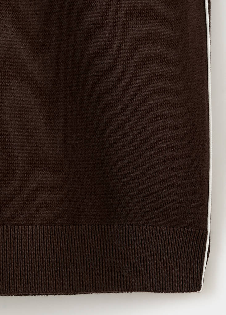 Fine knit sweater with contrasting stripes — Chocolate