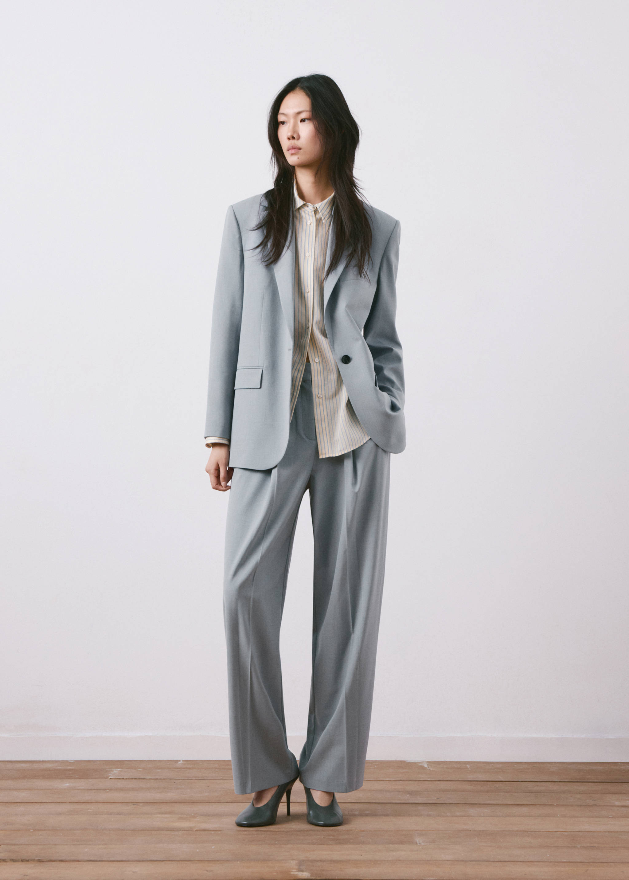 Pantalón recto traje - Plano general