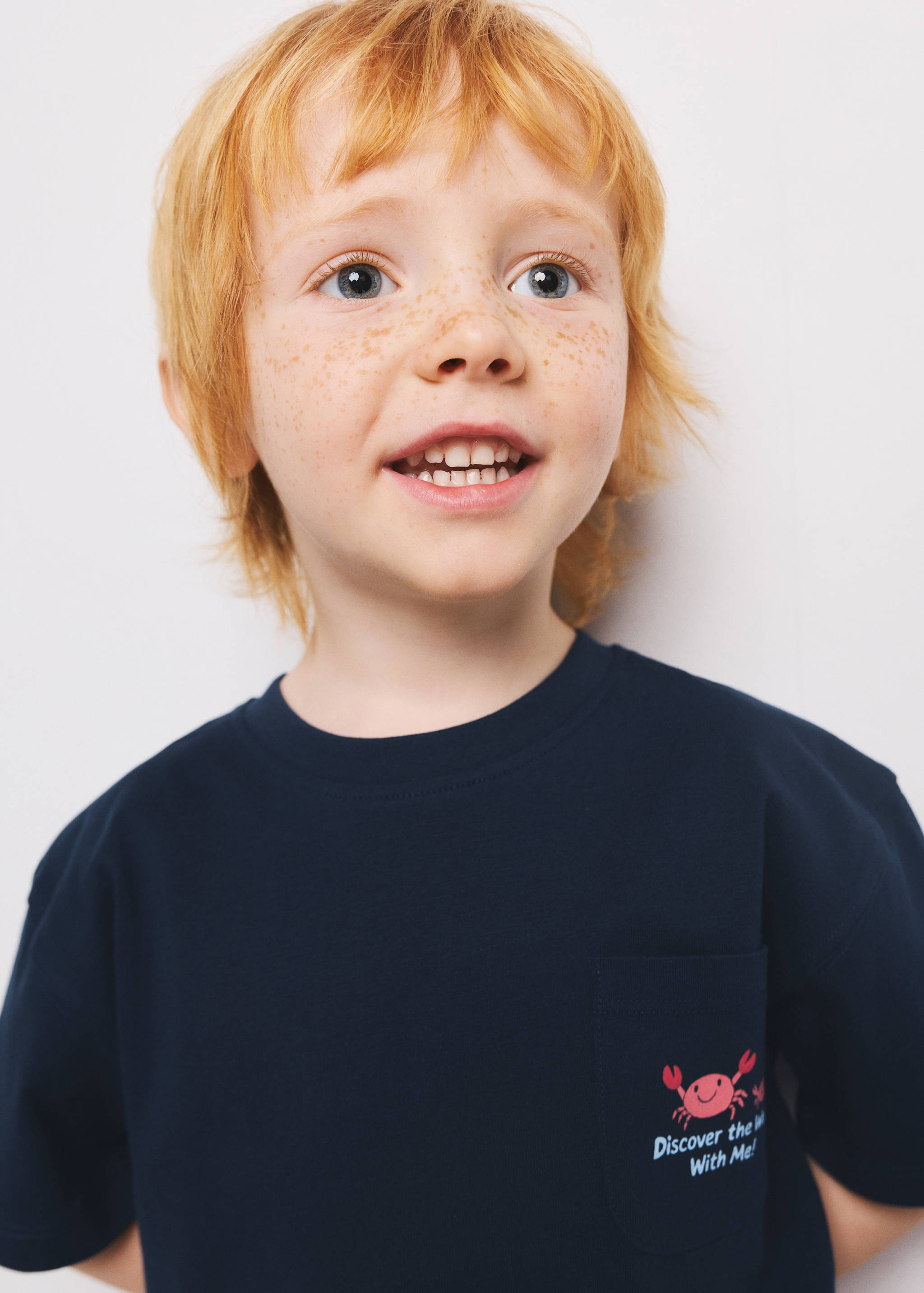 T-shirt with printed pocket detail - Details of the article 1