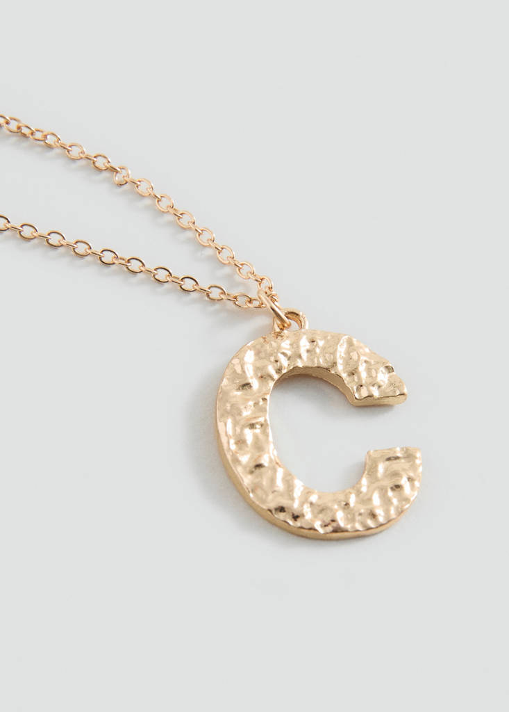 Collar colgante letra