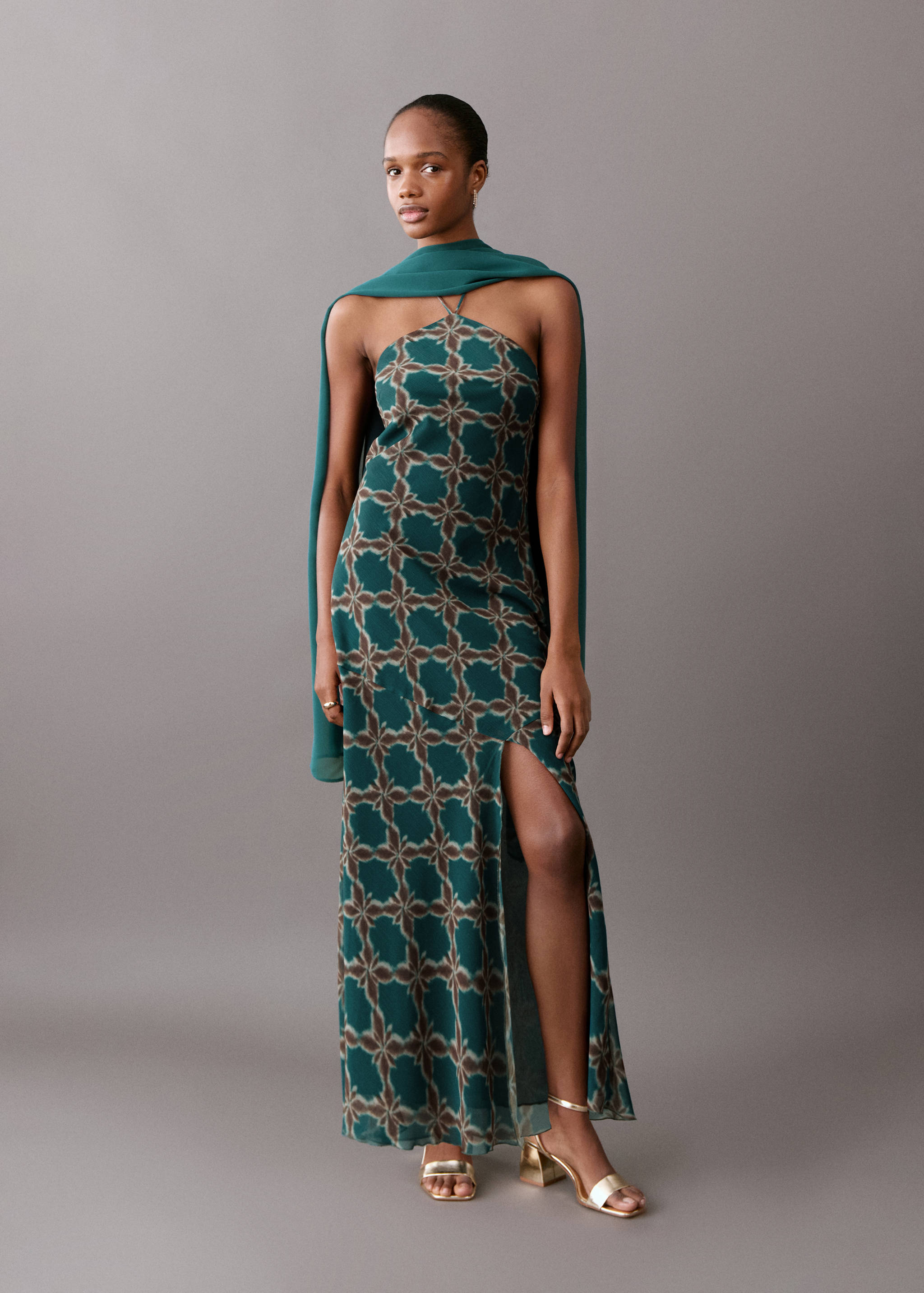 Flowing cape blouse - General plane