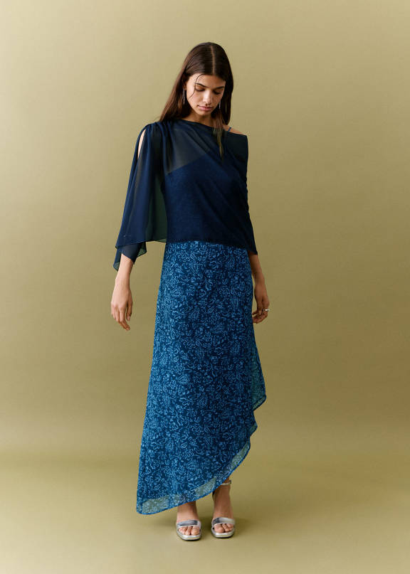 Cómo vestir para una graduación en la tarde.