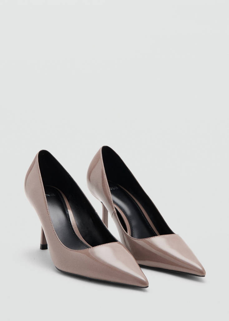 Patent leather pointed-toe court shoes — Nude