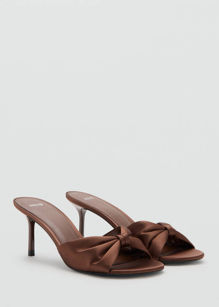 Satin-finish sandals with bow — Chocolate