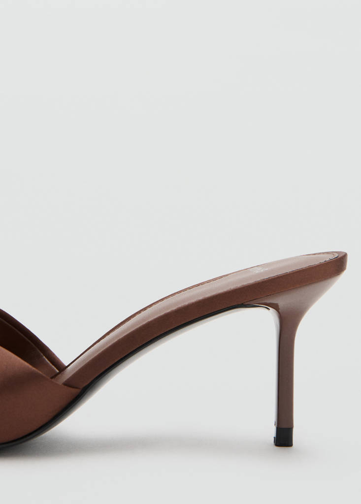 Satin-finish sandals with bow — Chocolate