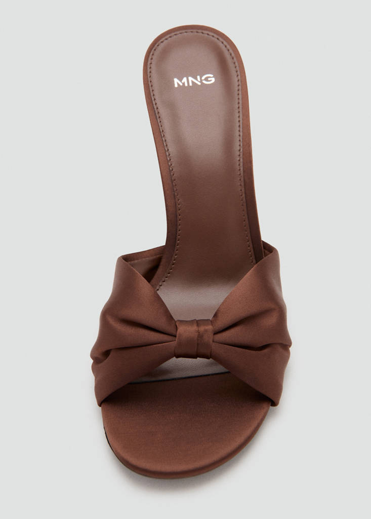 Satin-finish sandals with bow — Chocolate