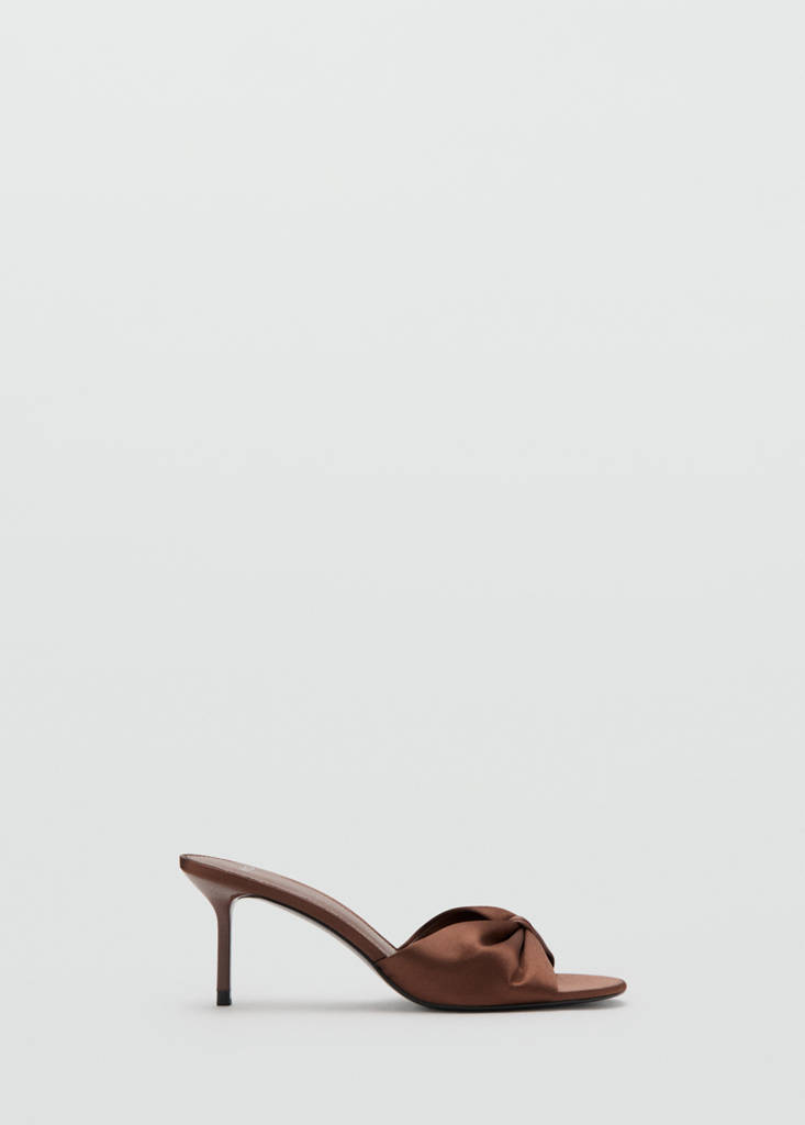 Satin-finish sandals with bow — Chocolate