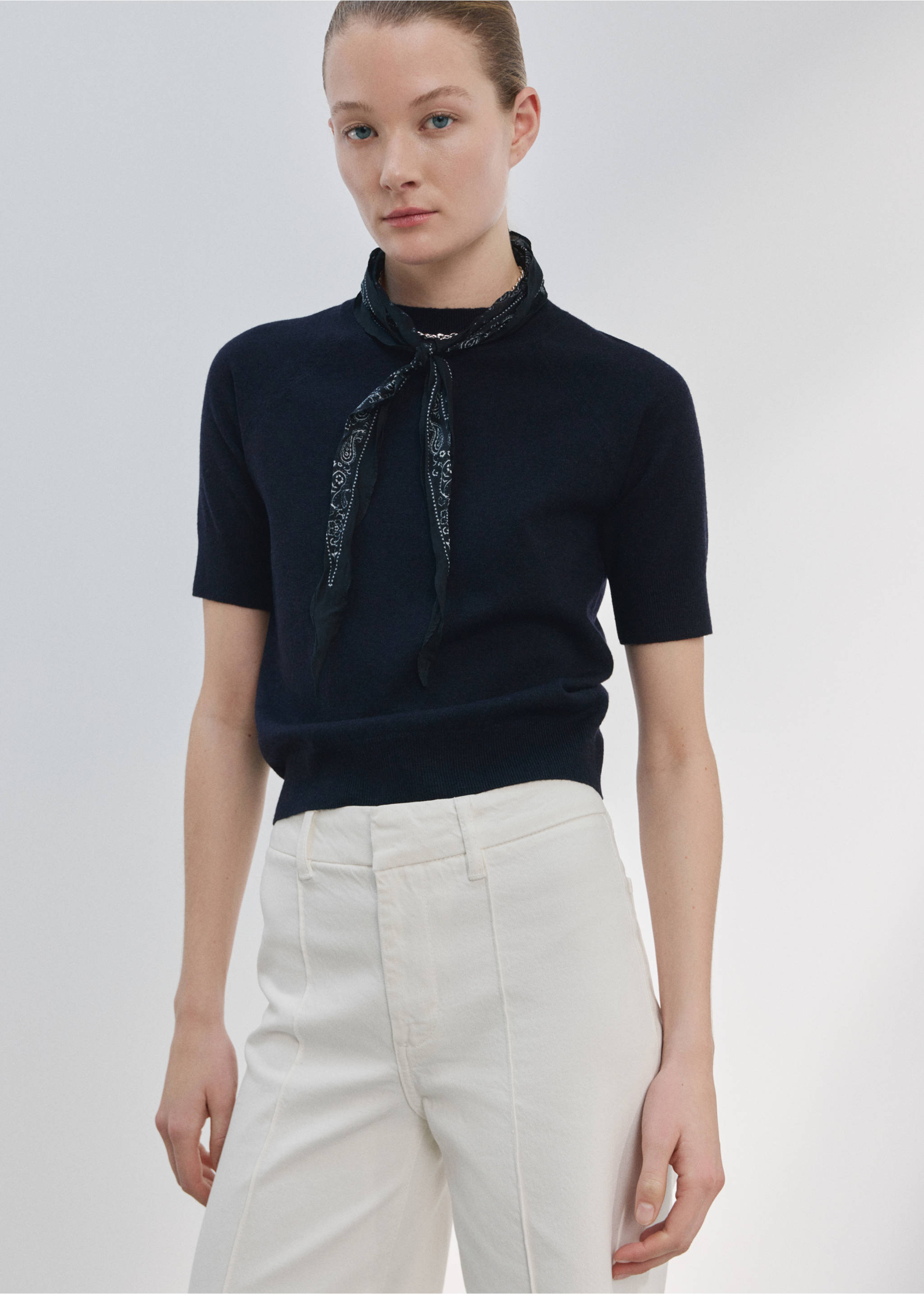 High-waisted wide leg jeans with stitching - Details of the article 1, White. Ref: 27025821-00.