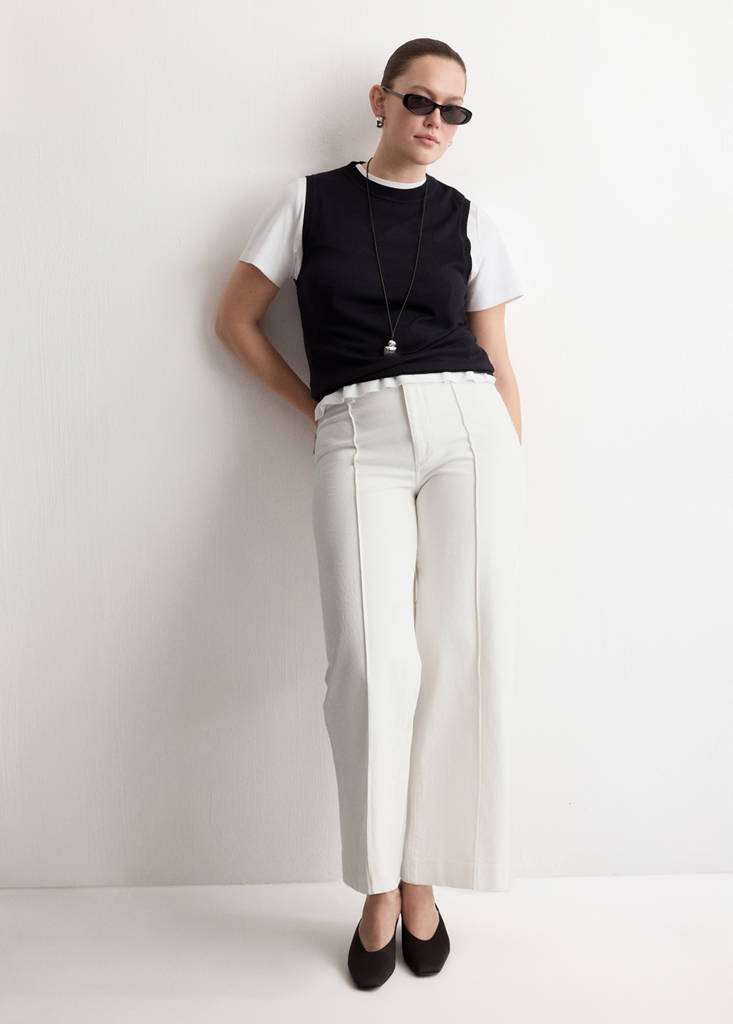 High-waisted wide leg jeans with stitching — White