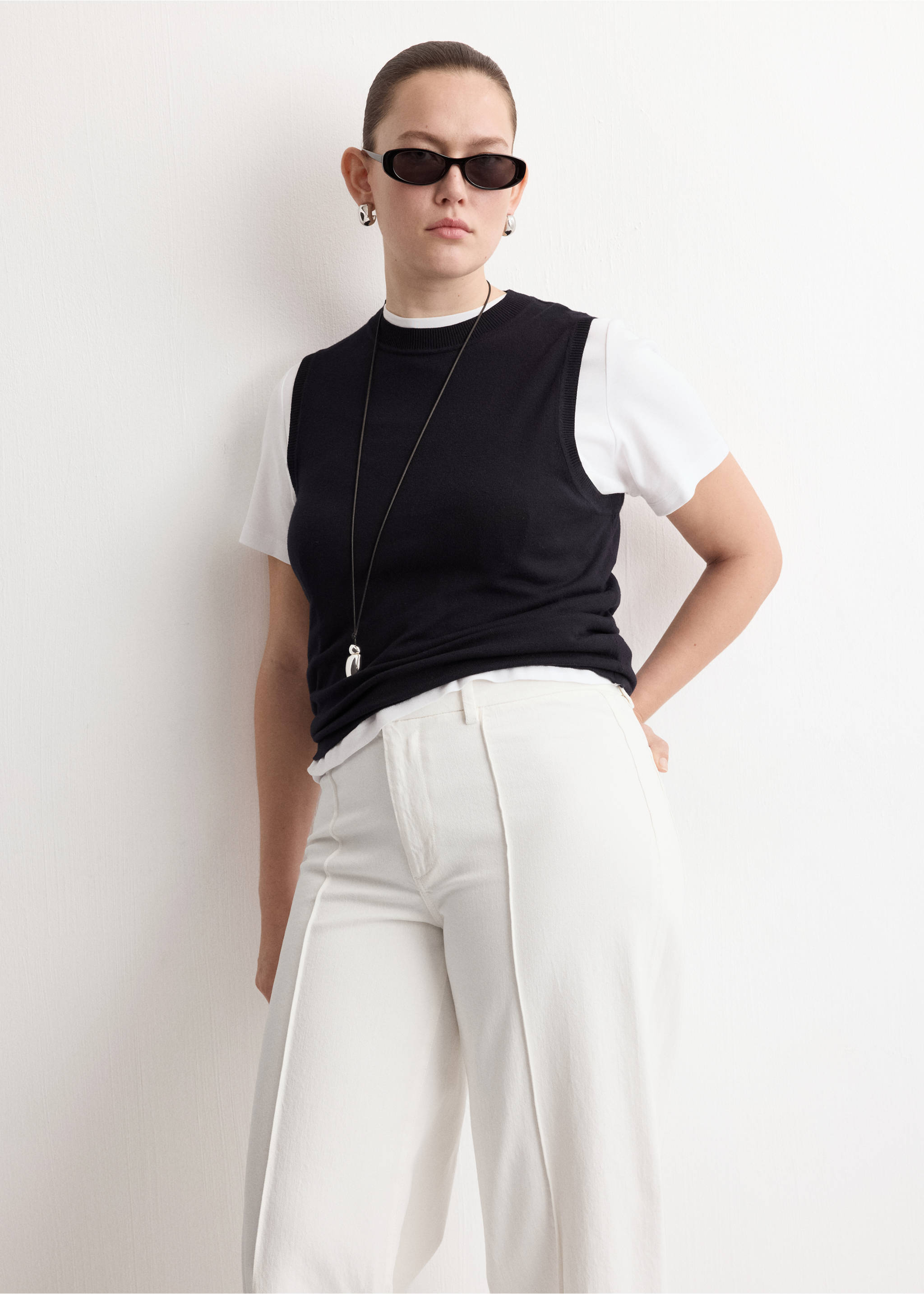 High-waisted wide leg jeans with stitching - Details of the article 5, White. Ref: 27025821-00.