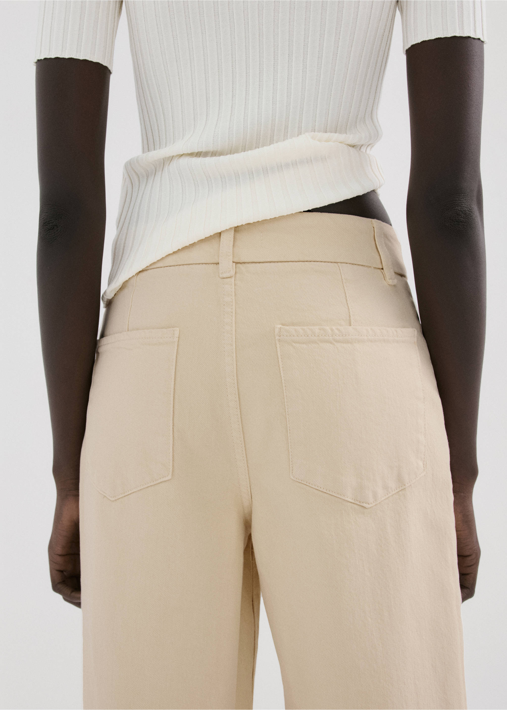 High-waisted wide leg jeans with stitching - Details of the article 6, Vanilla. Ref: 27025822-00.