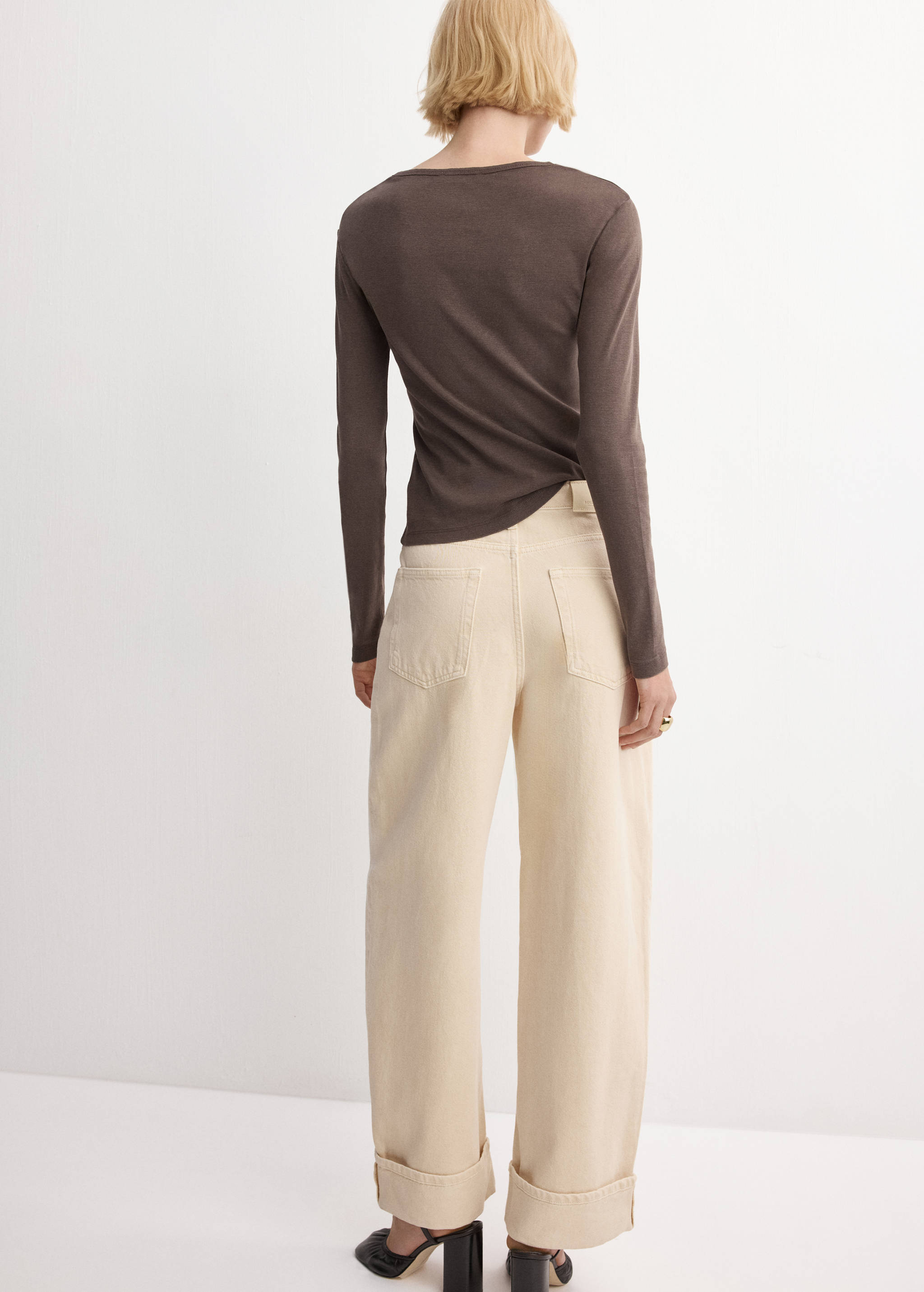 Long sleeve cotton t-shirt - Reverse of the article