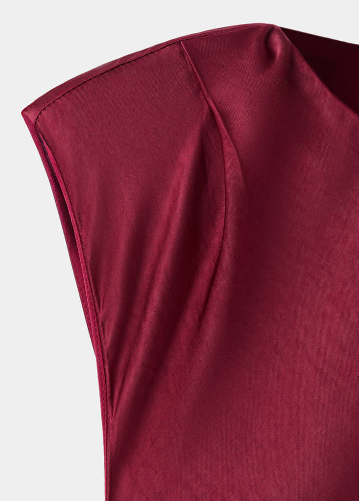 Satin dress with shoulder pads — Cherry