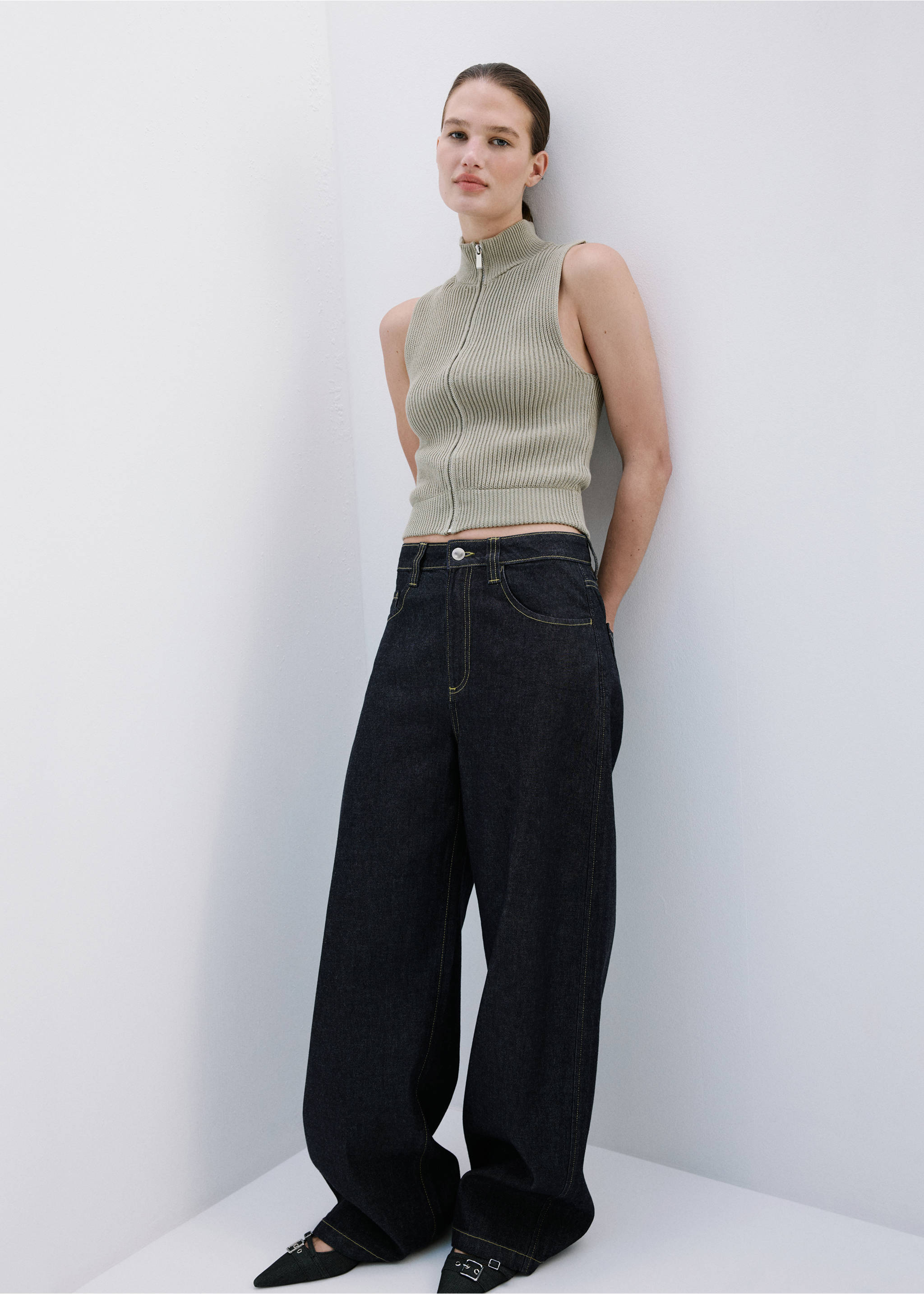 Mid-rise balloon jeans - Details of the article 2, Open Blue. Ref: 27025828-01.