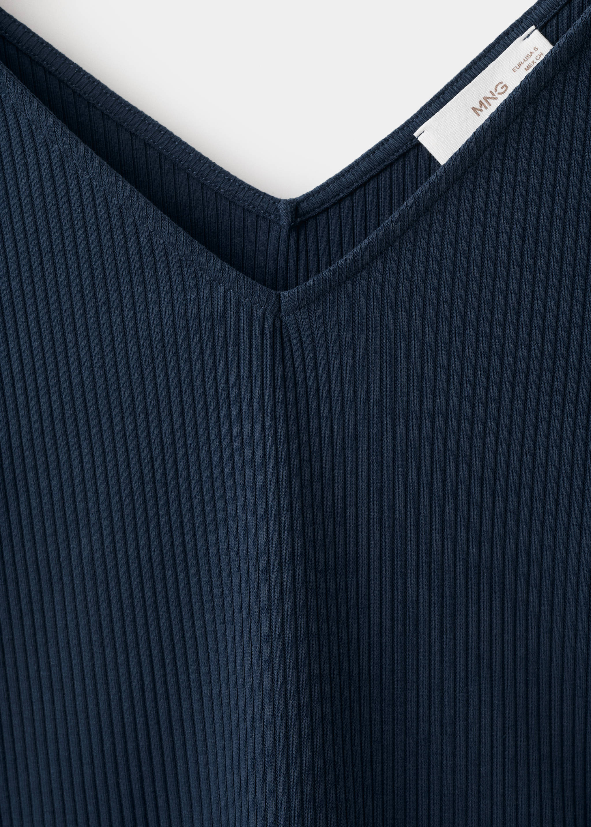 Short-sleeve strap top - Details of the article 8