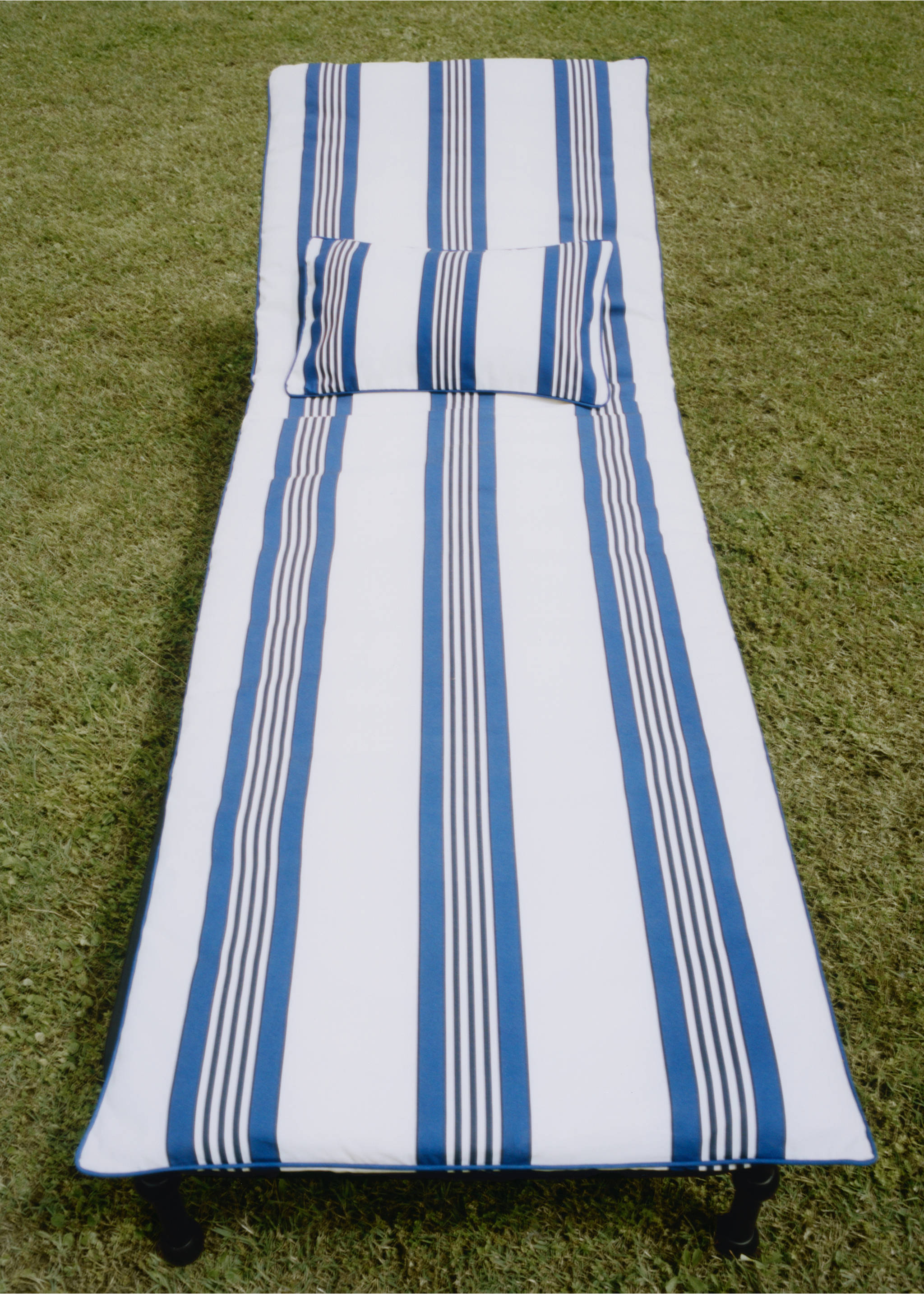 Waterproof striped sun lounger topper 70x200 cm - Details of the article 5, Blue. Ref: 27025833-00.