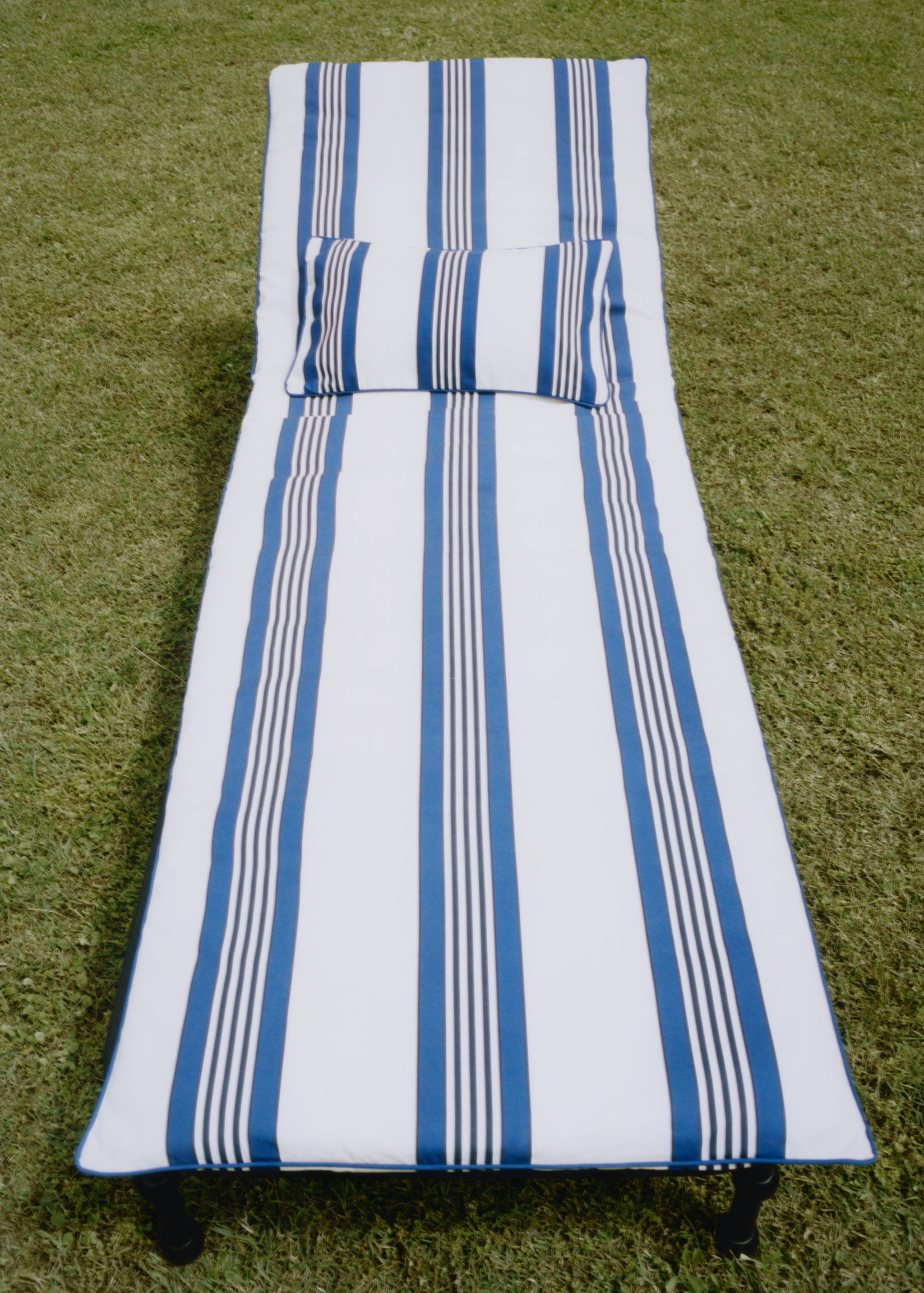 Waterproof striped sun lounger topper 70x200 cm - Details of the article 5