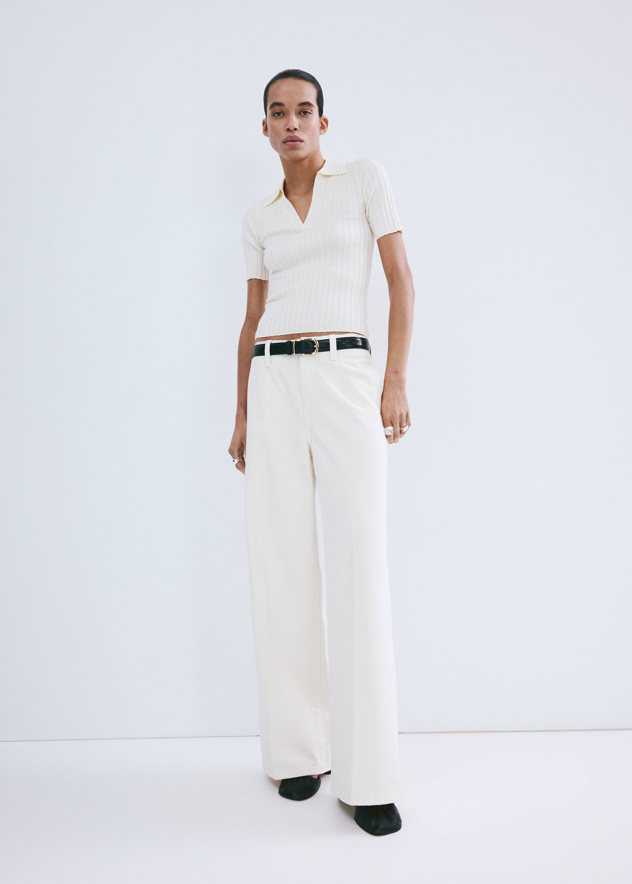 V-neck knit sweater - General plane